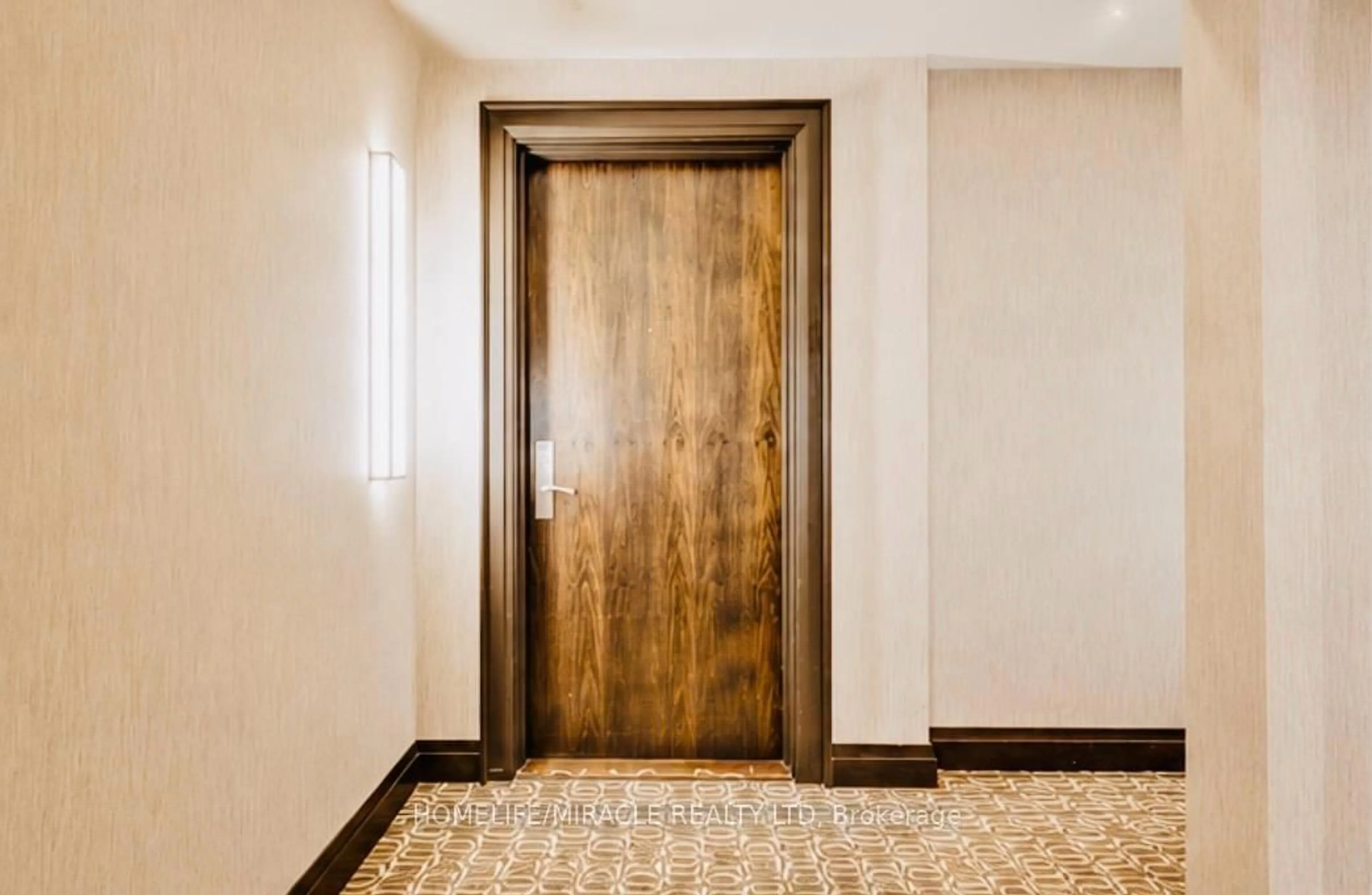 Indoor foyer for 840 Queens Plate Dr #1512, Toronto Ontario M9W 6Z3