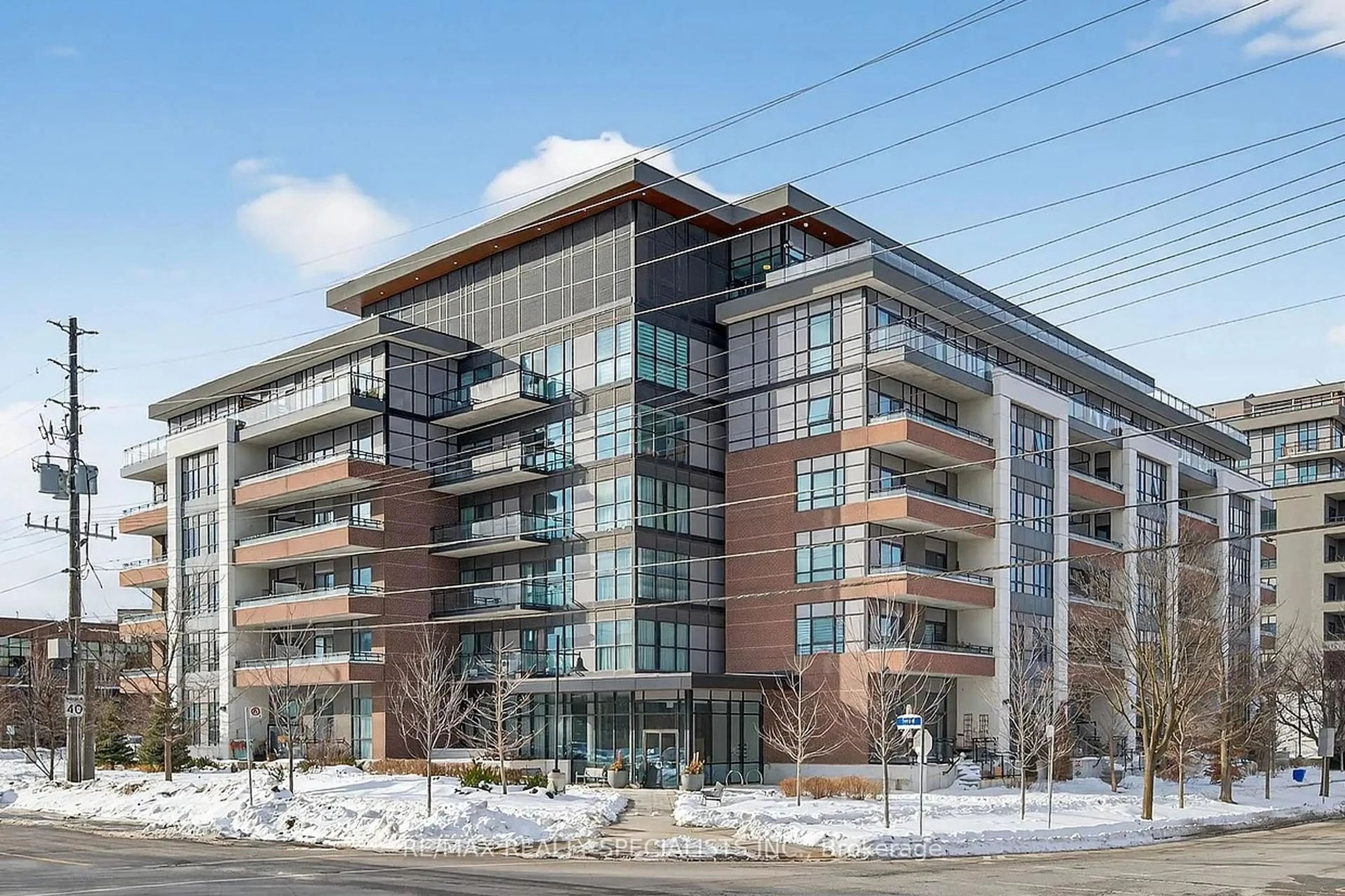 Indoor foyer for 1 Neighbourhood Lane #505, Toronto Ontario M8Y 0C7