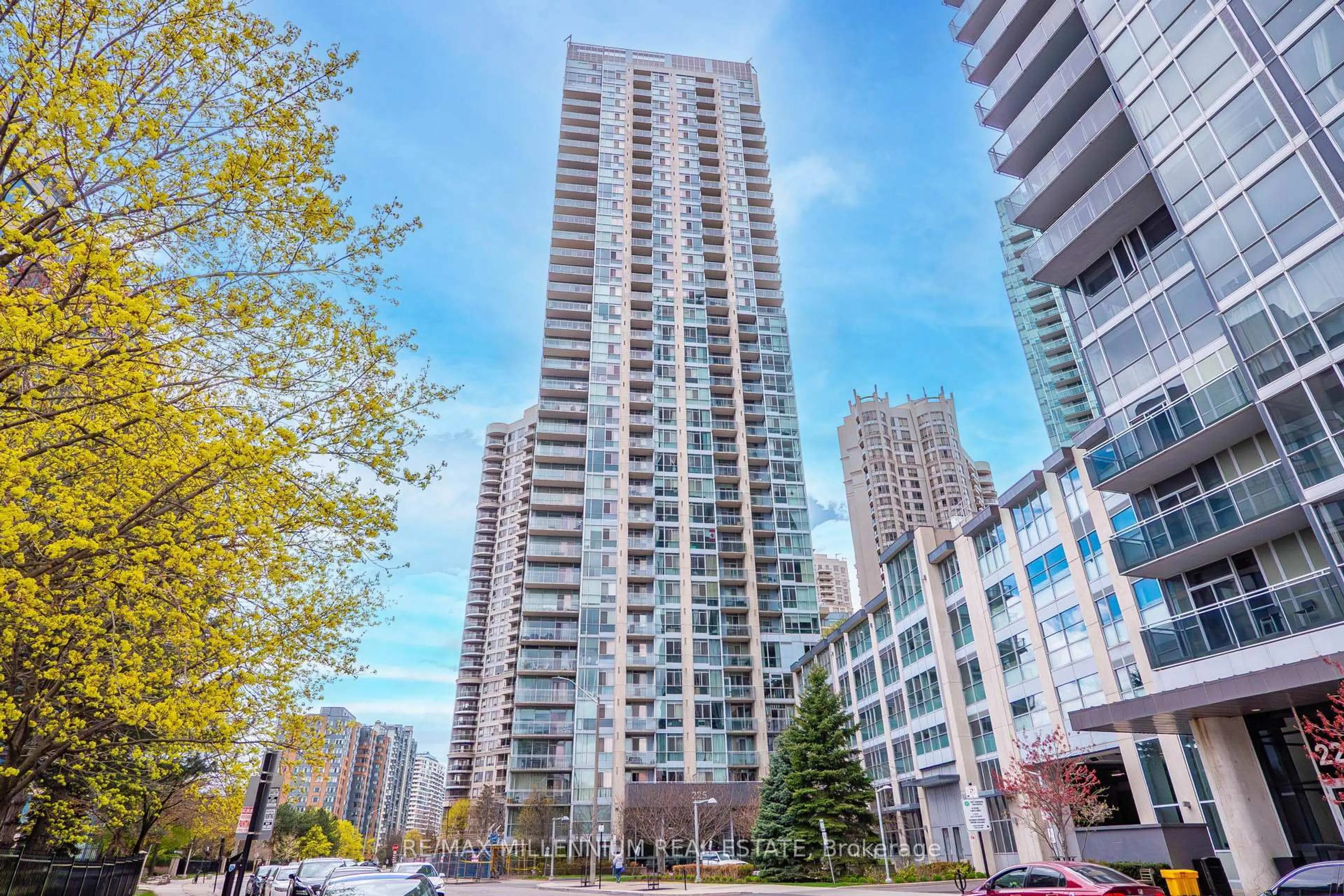Patio, city buildings view from balcony for 225 Webb Dr #2604, Mississauga Ontario L5B 4P2