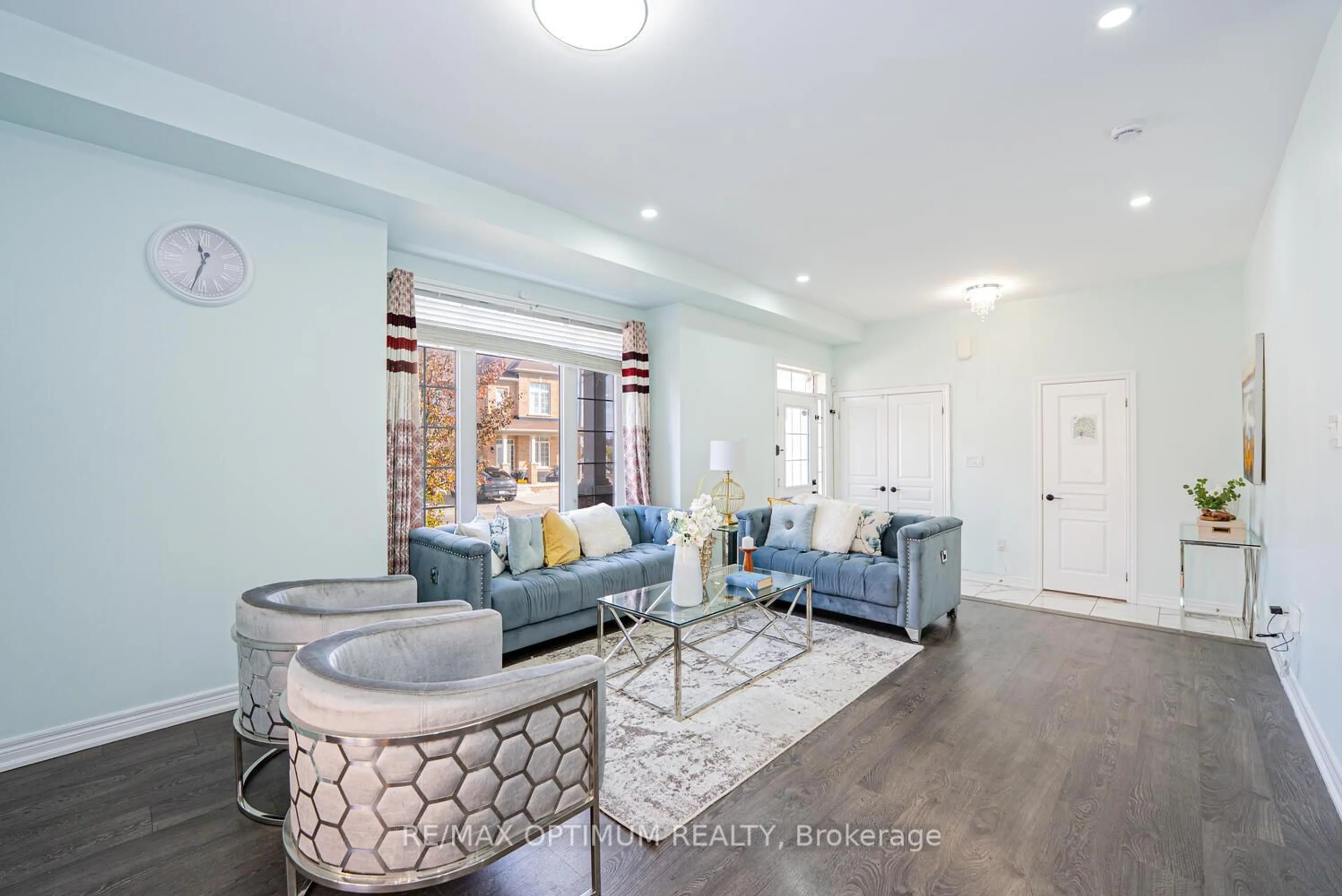 Living room with furniture, unknown for 39 Divinity Circ, Brampton Ontario L7A 3Y4