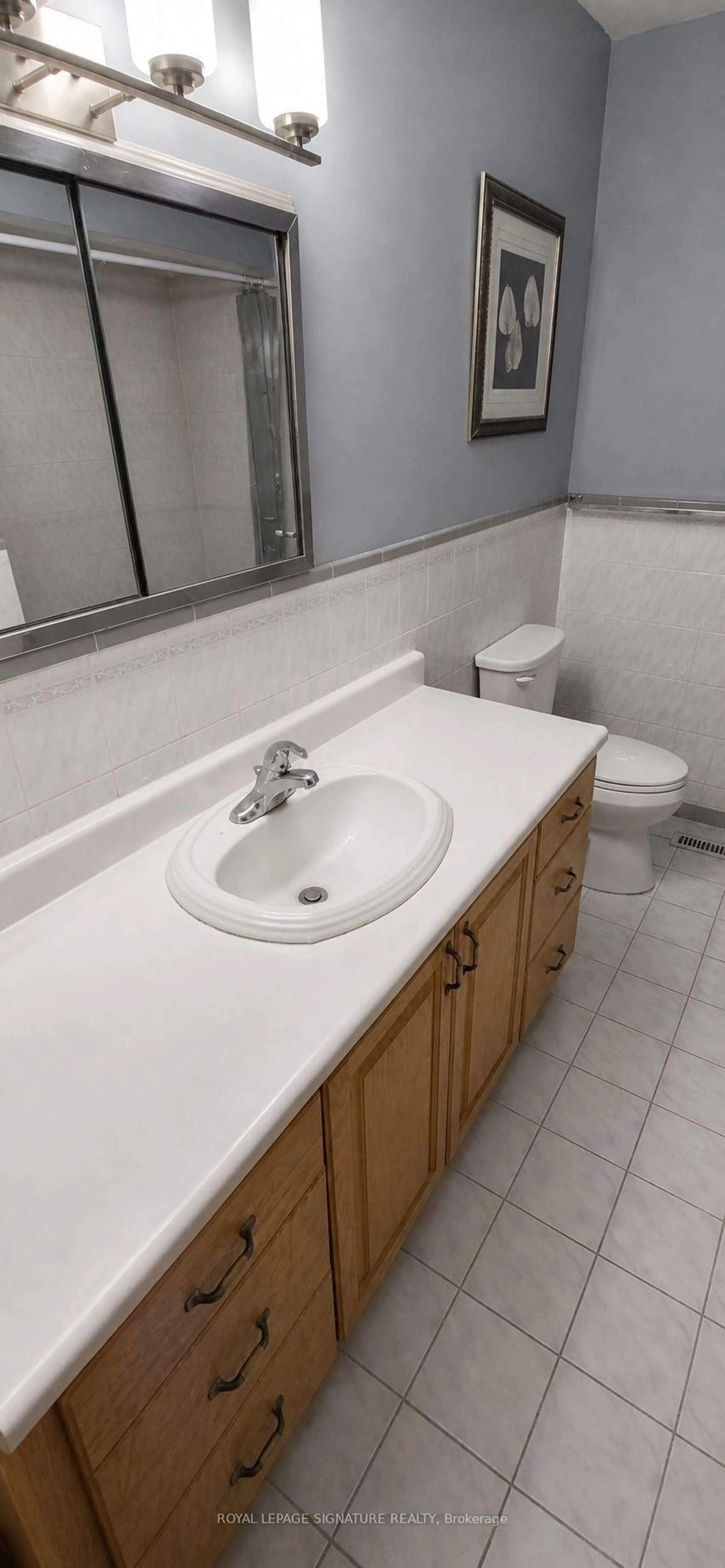 Standard bathroom, ceramic/tile floor for 4 Imogene Ave, Toronto Ontario M9M 1N6