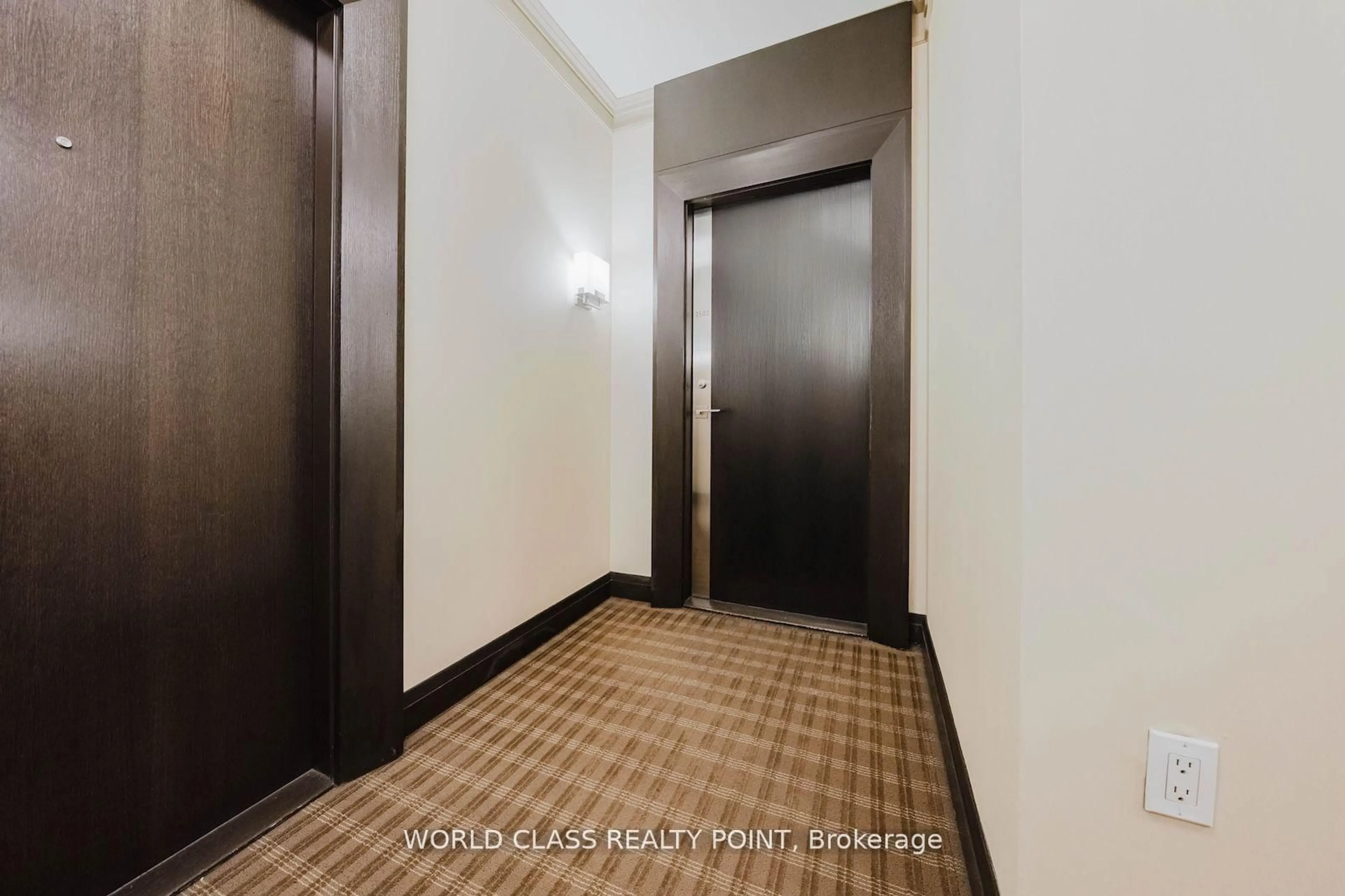 Indoor foyer for 15 Viking Lane #2502, Toronto Ontario M9B 0A4