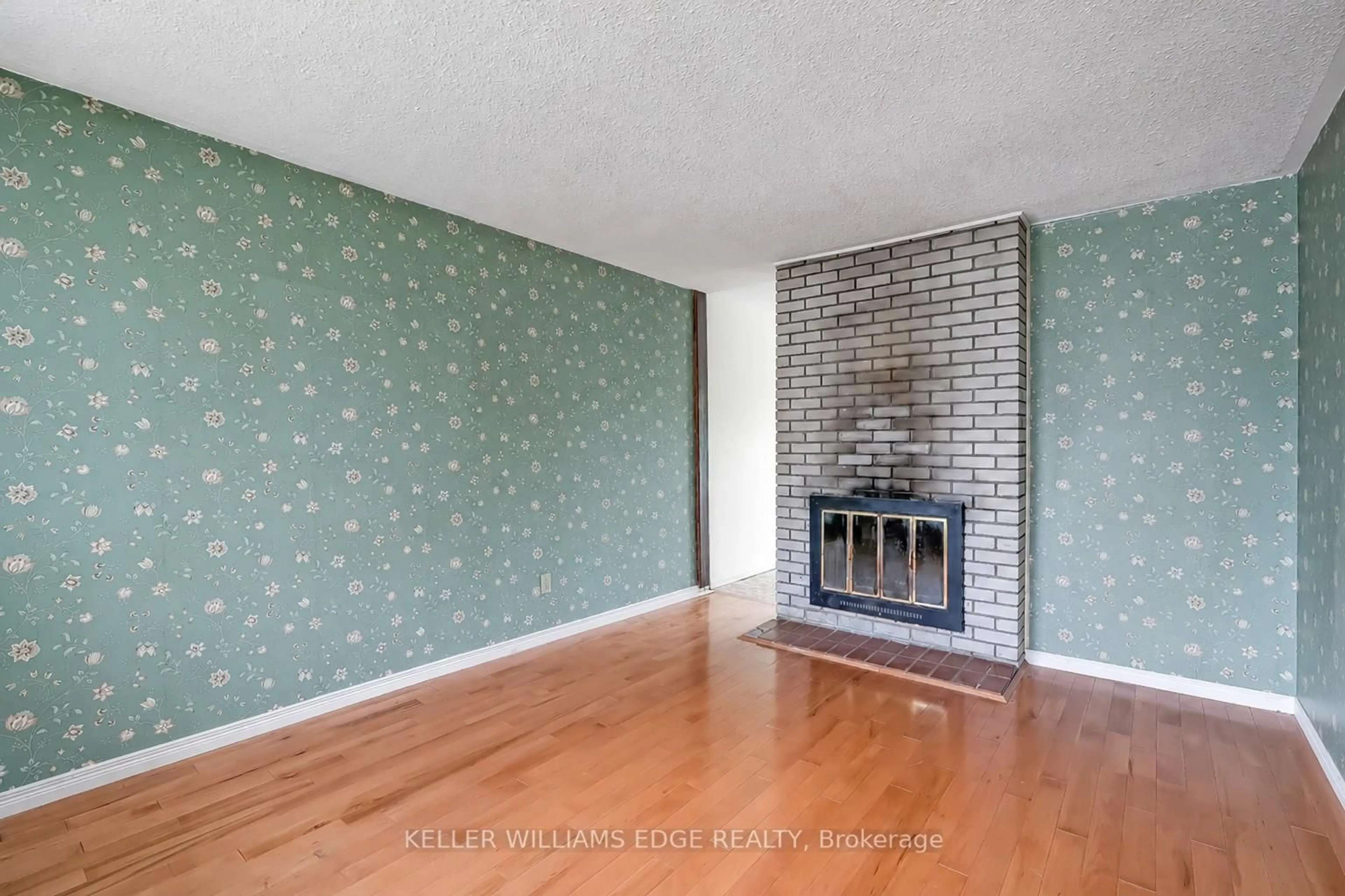 A pic of a room for 2463 Bridge Rd, Oakville Ontario L6L 2G9