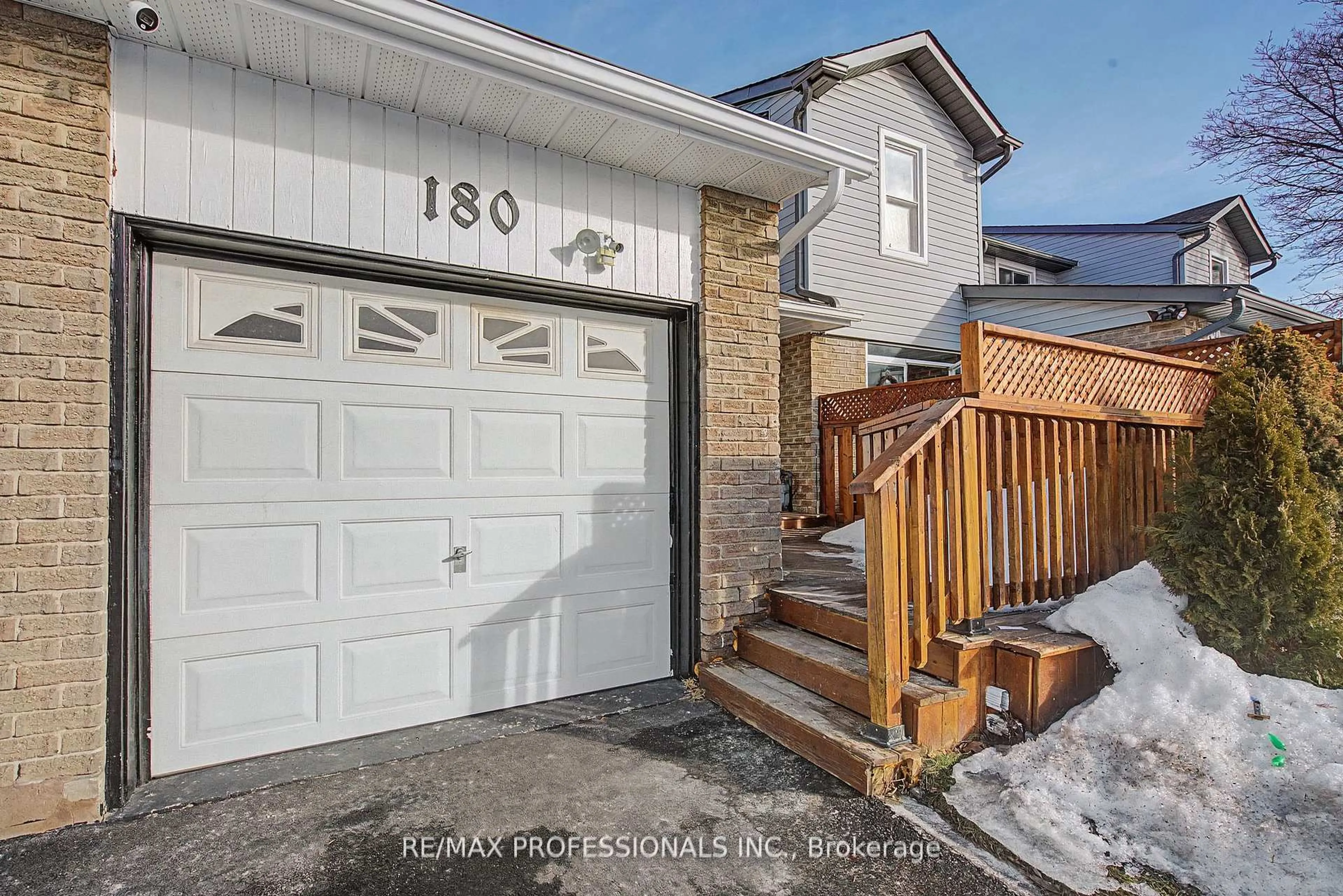 Unknown for 180 Royal Salisbury Way, Brampton Ontario L6V 3J9