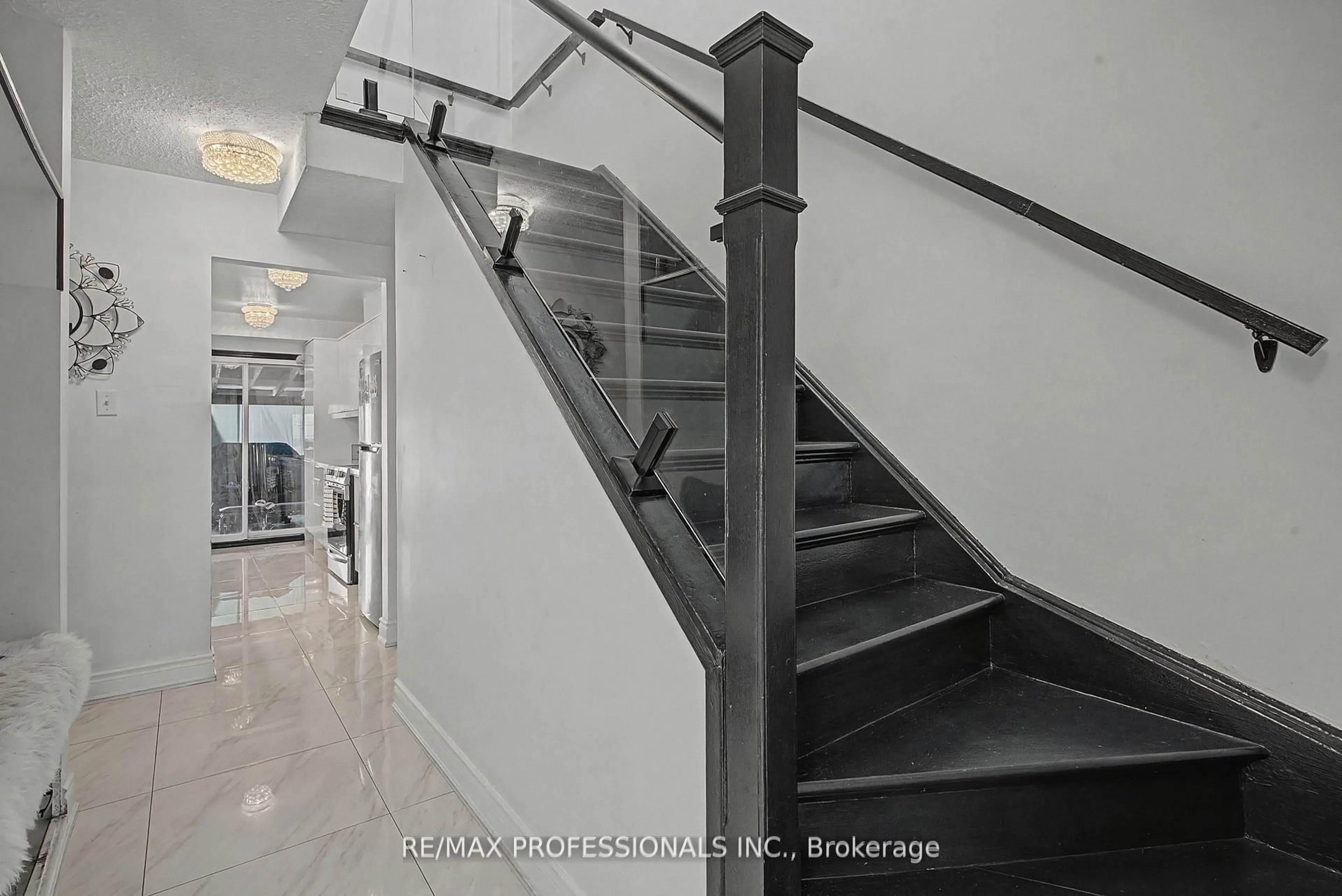 Unknown for 180 Royal Salisbury Way, Brampton Ontario L6V 3J9