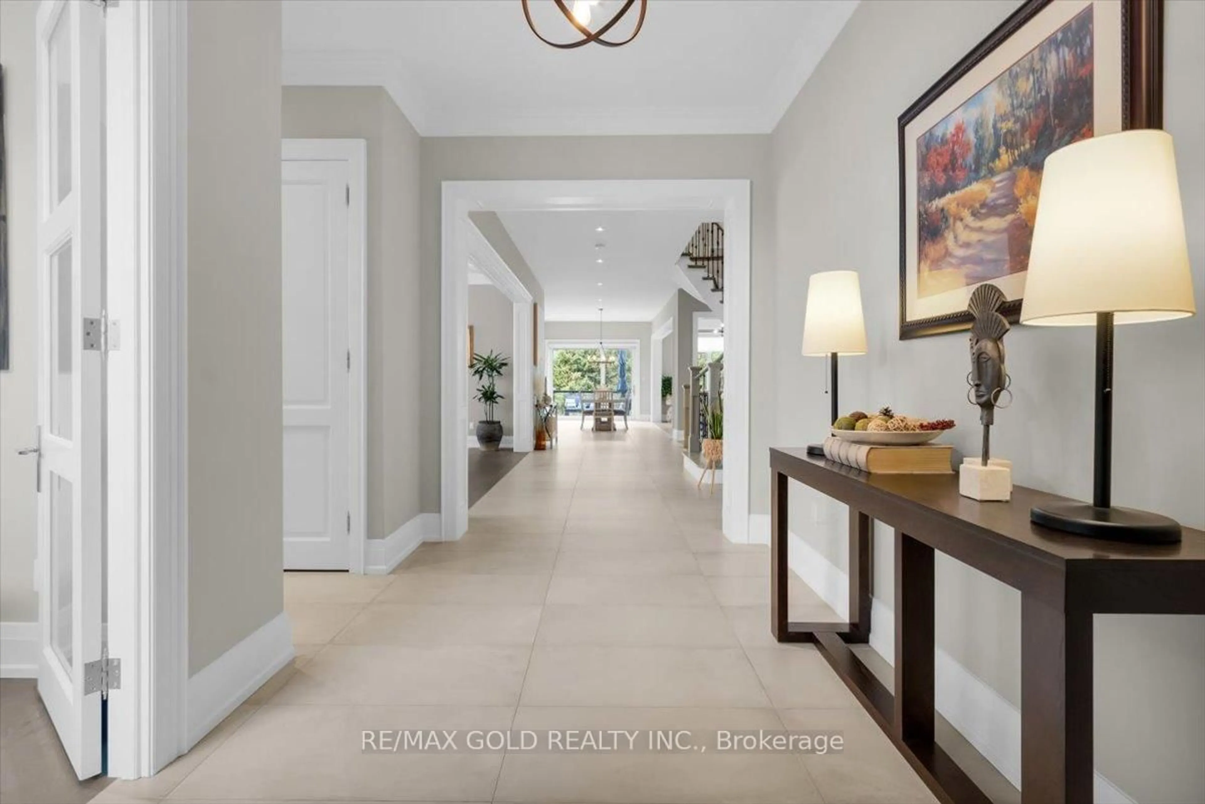 Indoor entryway for 6628 Rothschild Tr, Mississauga Ontario L5W 0A6