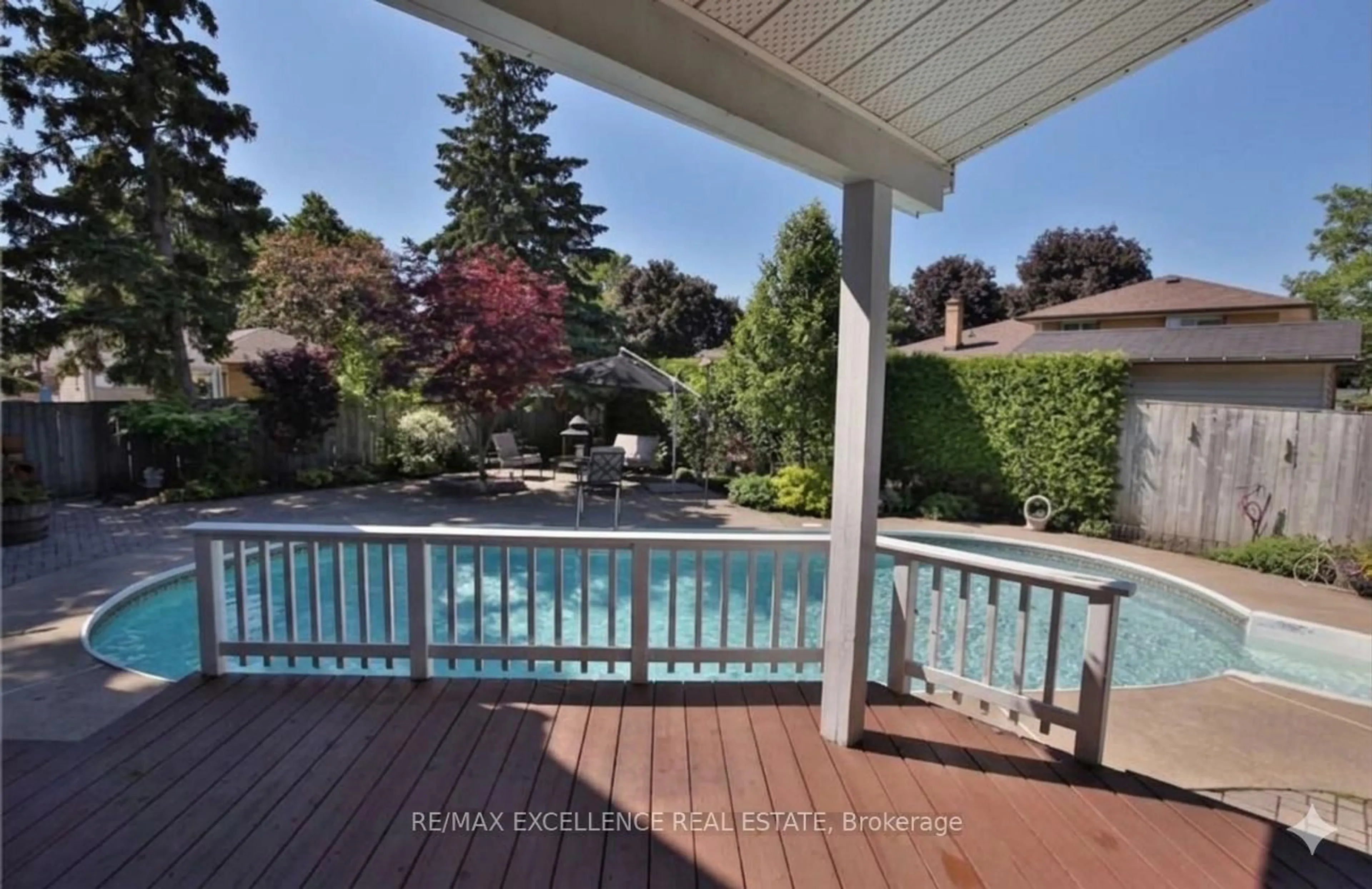 Patio, water/lake/river/ocean view for 1 Windermere Crt, Brampton Ontario L6X 2L5
