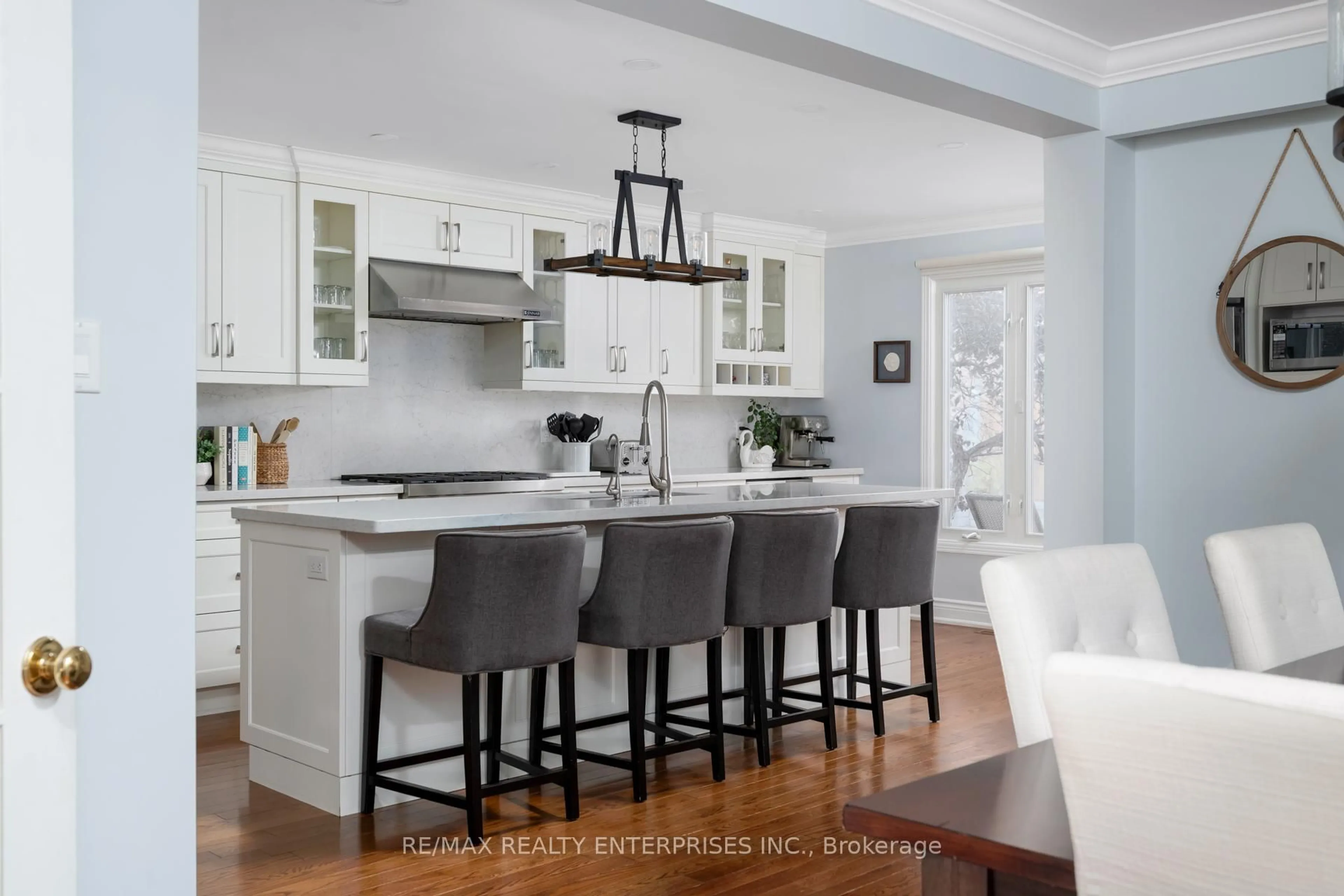 Open concept kitchen, unknown for 1101 Fieldstone Circ, Oakville Ontario L6M 2K4