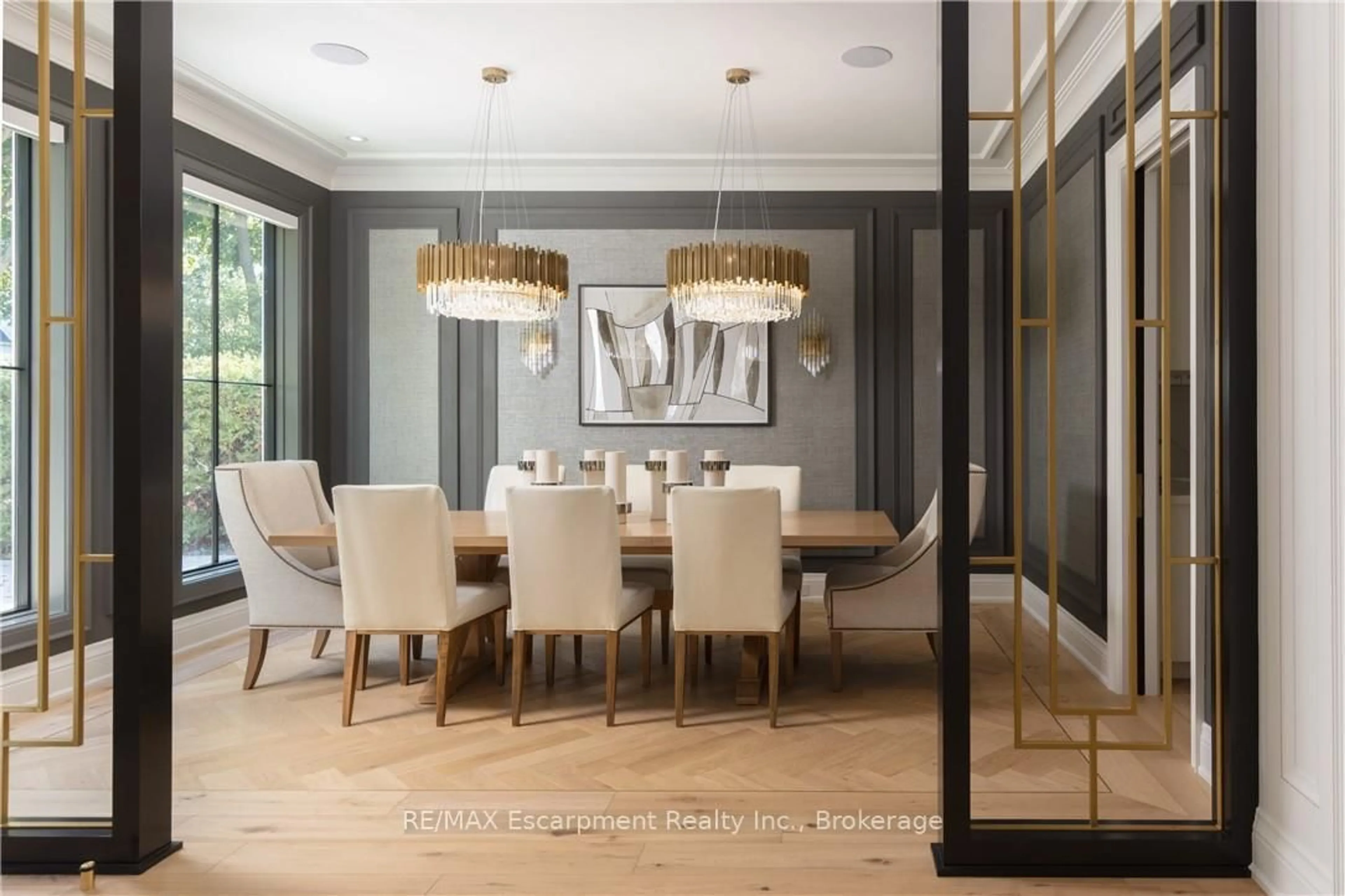 Dining room, wood/laminate floor for 46 Second St, Oakville Ontario L6J 3T2