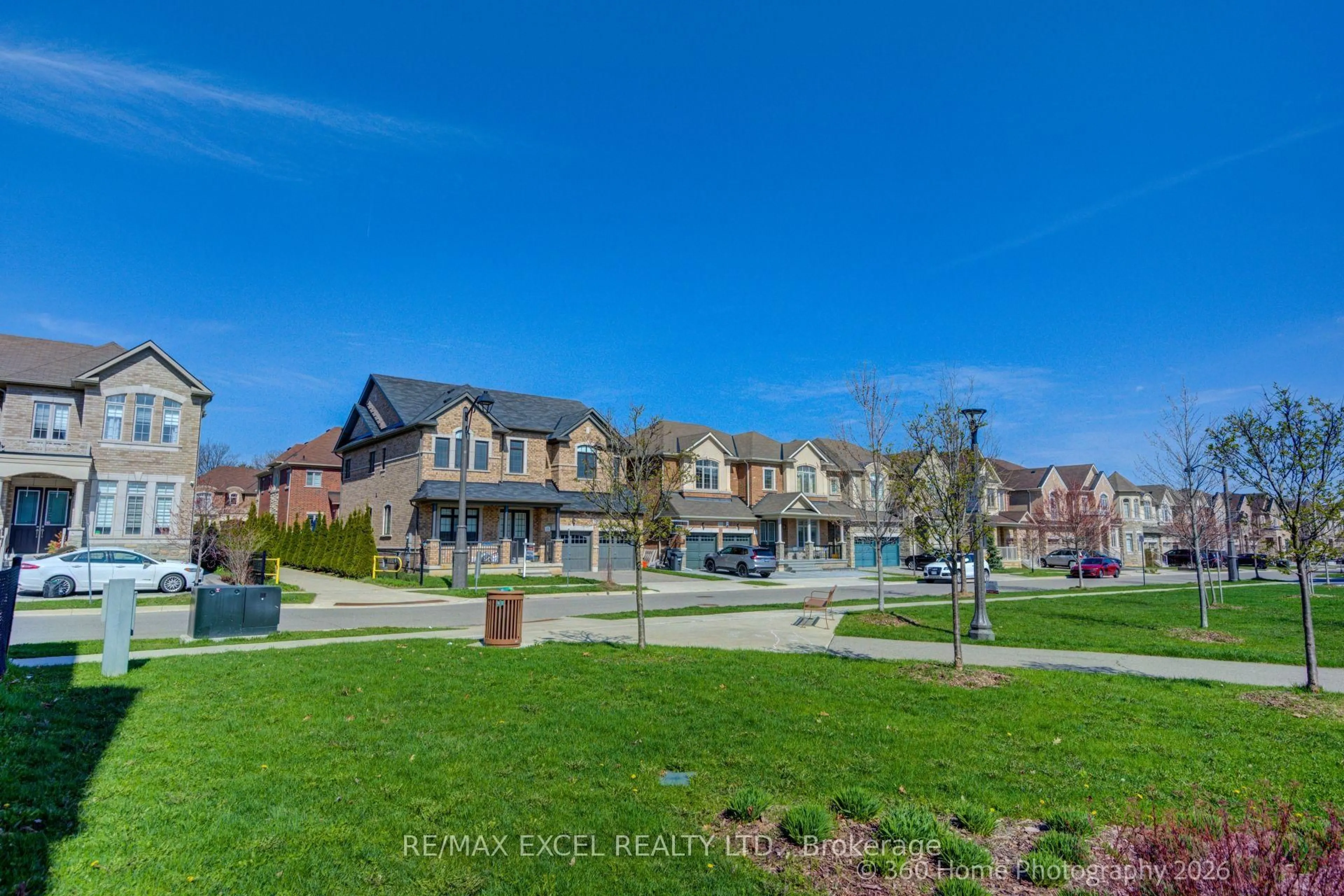 A pic from outside/outdoor area/front of a property/back of a property/a pic from drone, street for 3199 William Rose Way, Oakville Ontario L6H 7H5
