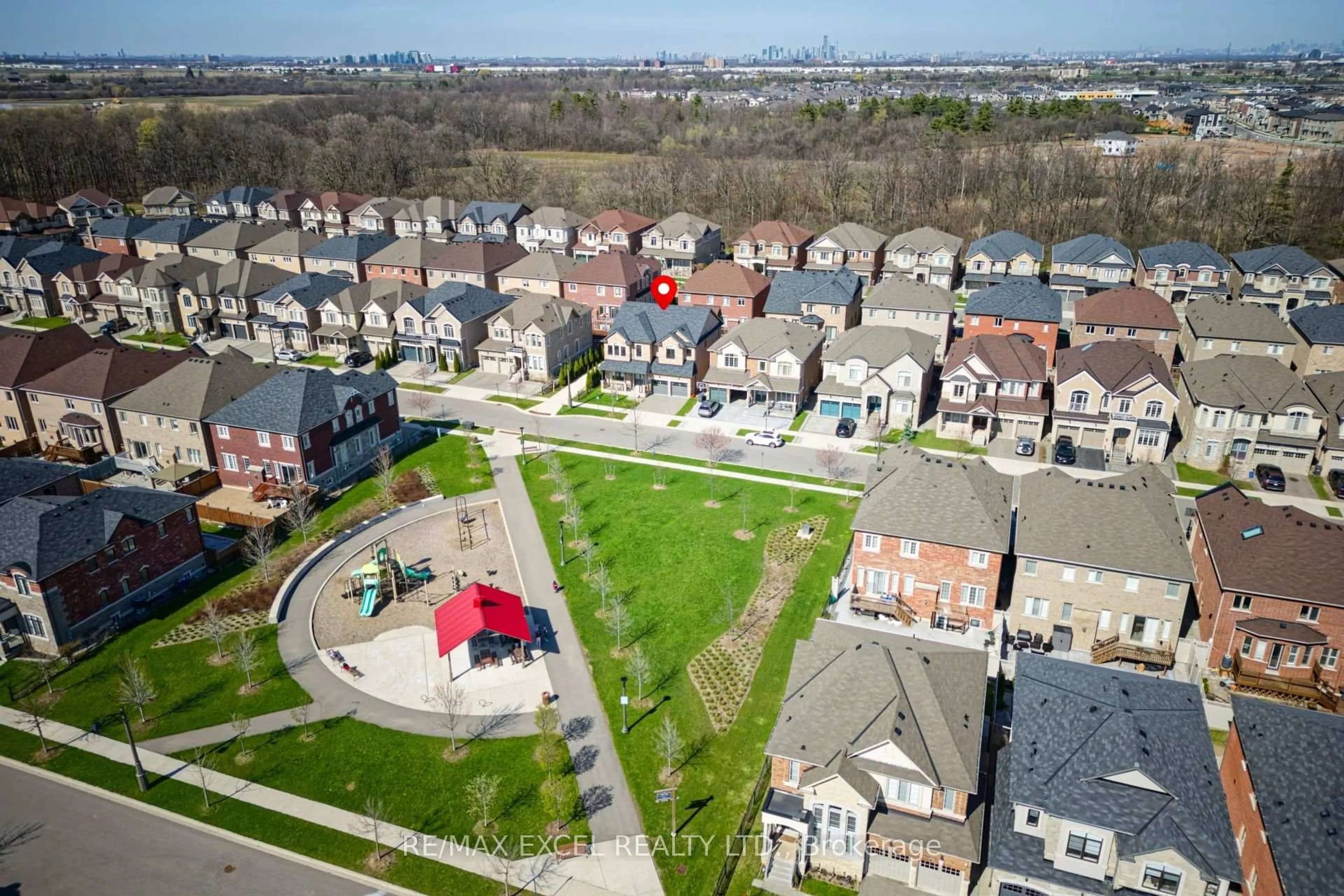 A pic from outside/outdoor area/front of a property/back of a property/a pic from drone, street for 3199 William Rose Way, Oakville Ontario L6H 7H5