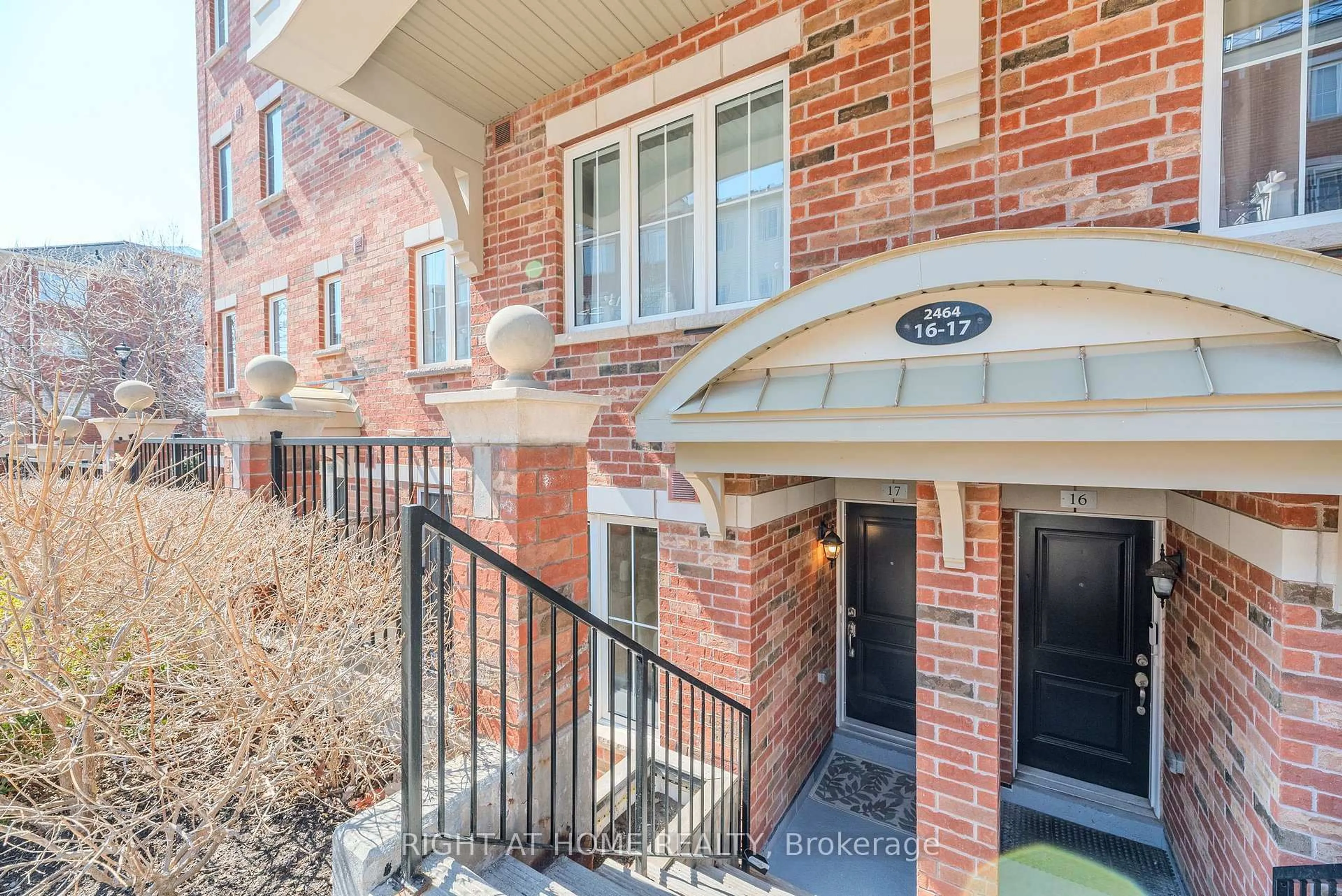 Unknown for 2464 Post Rd #17, Oakville Ontario L6H 0J2