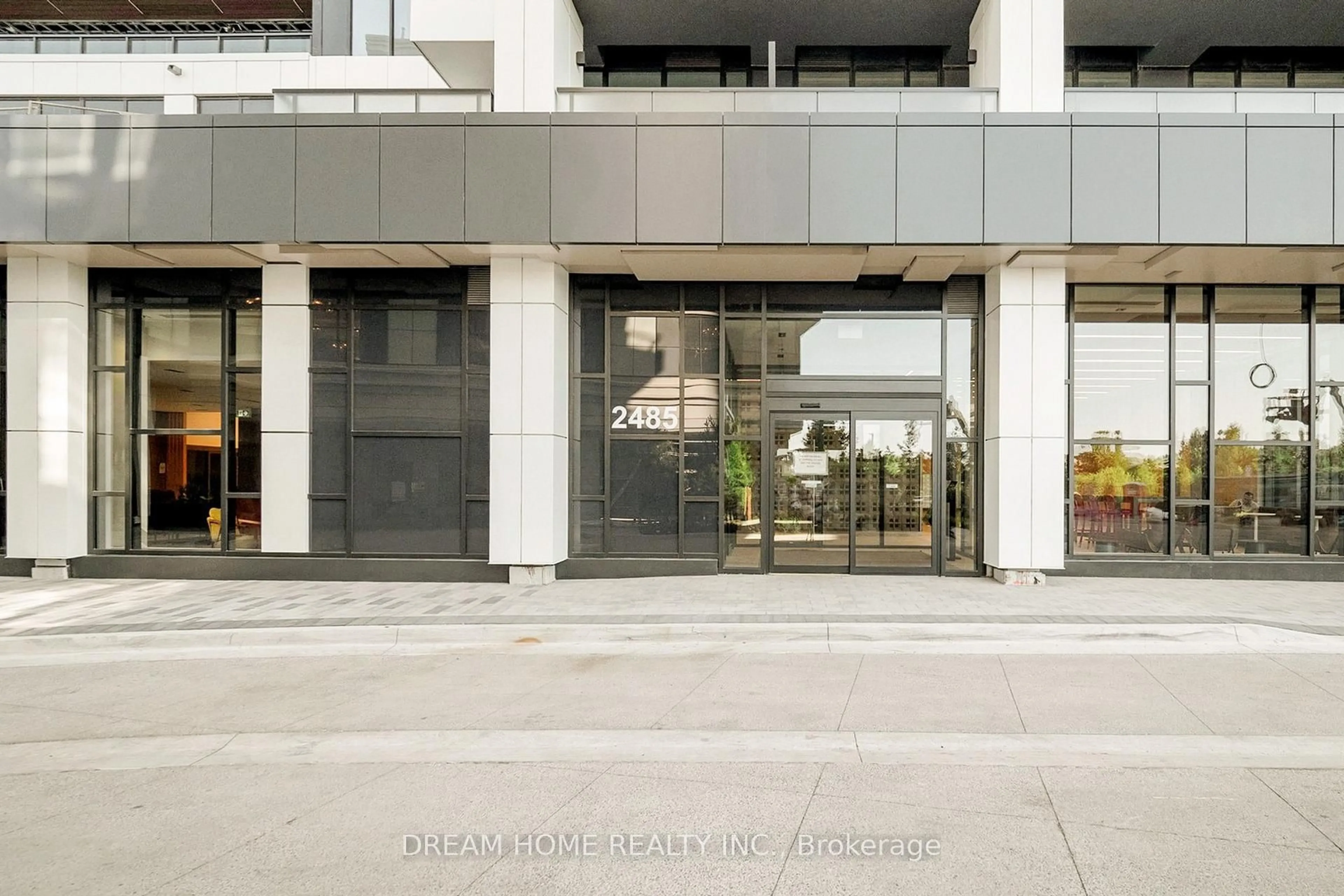 Indoor foyer for 2485 Eglinton Ave #621, Mississauga Ontario L5M 2T1