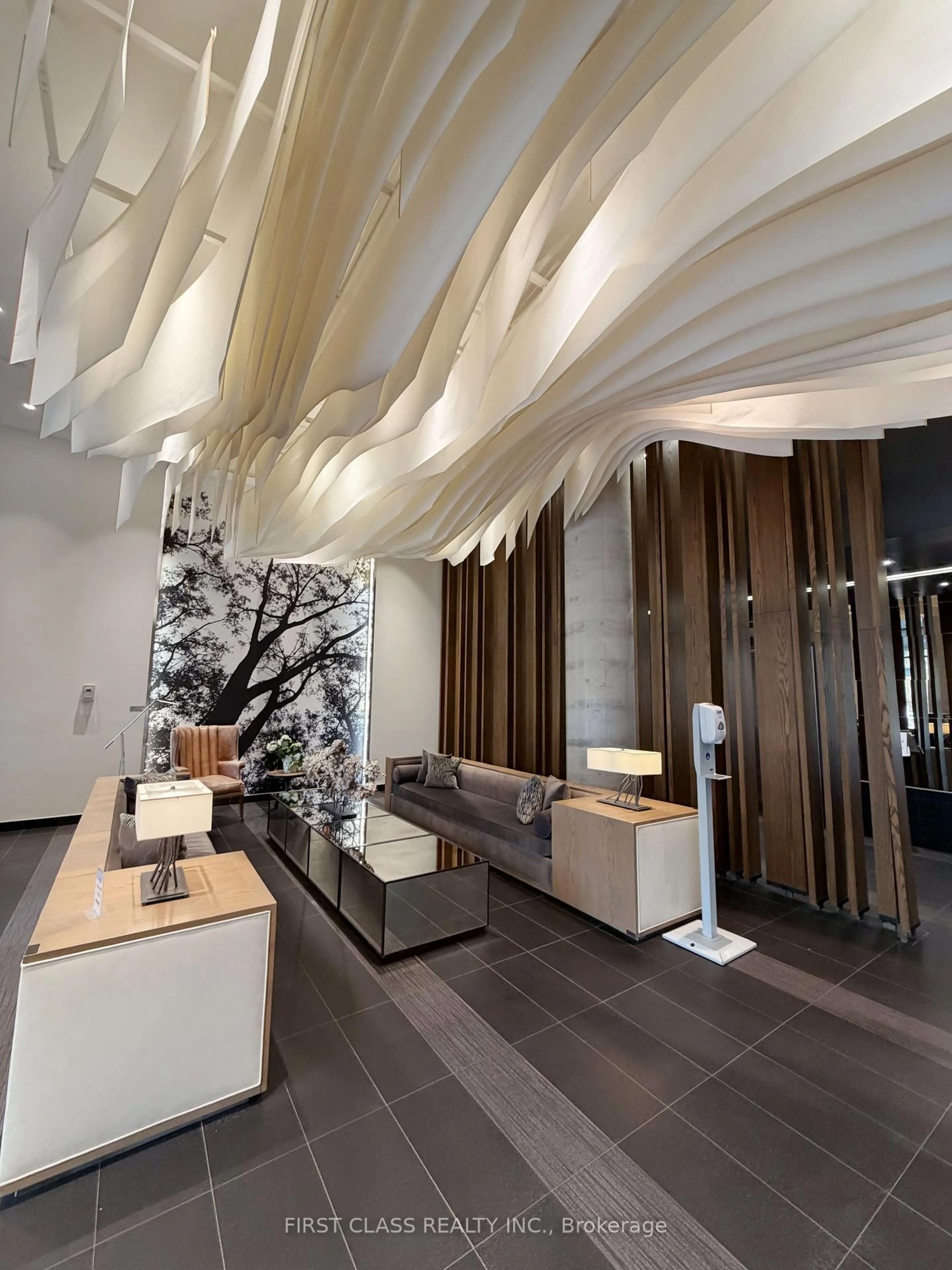 Lobby for 1830 Bloor St #UPH10, Toronto Ontario M6P 0A2