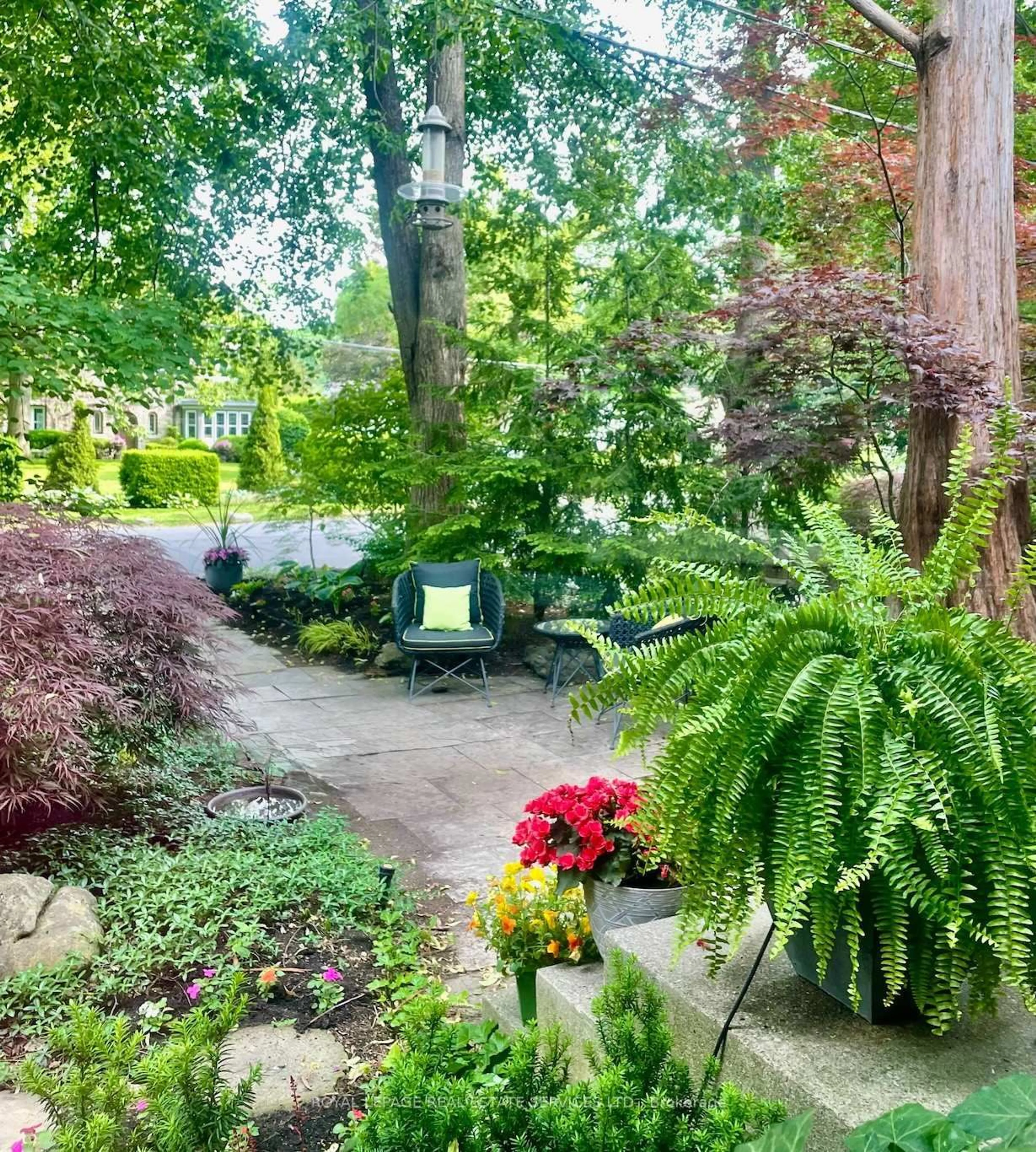 Patio, street for 91 Old Mill Rd, Toronto Ontario M8X 1G9