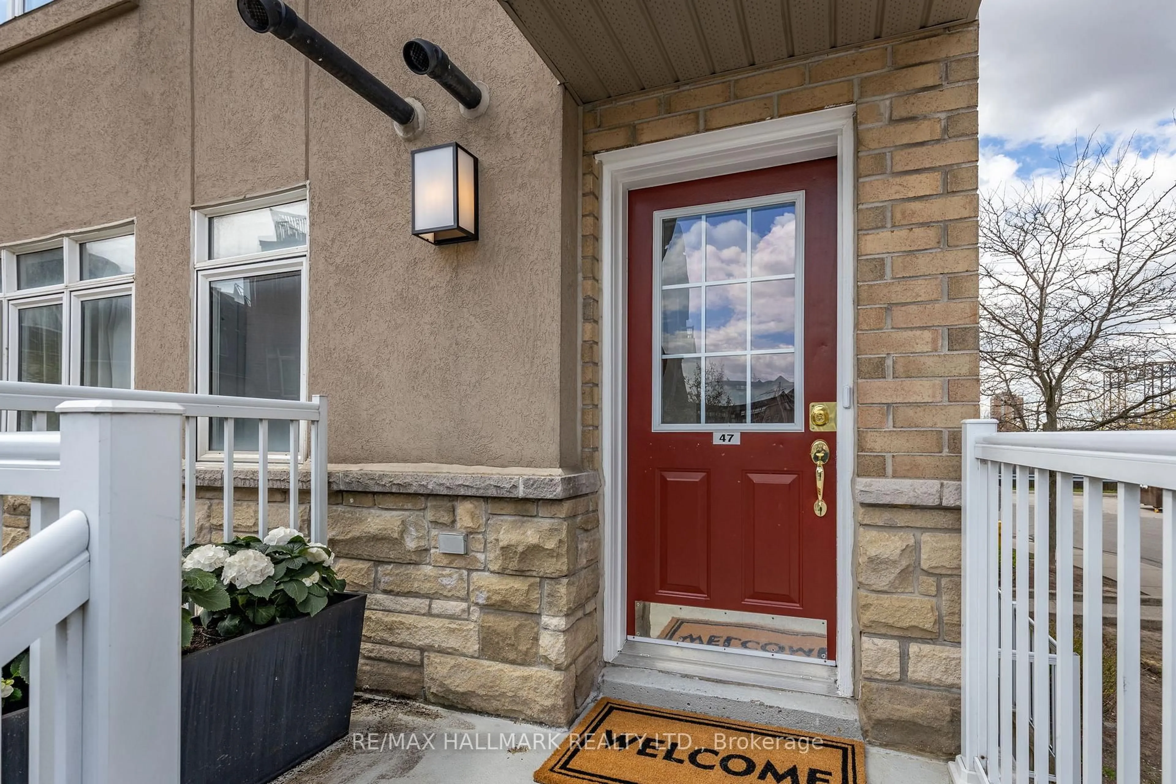 Indoor entryway for 30 Turntable Cres #47, Toronto Ontario M6H 4K9
