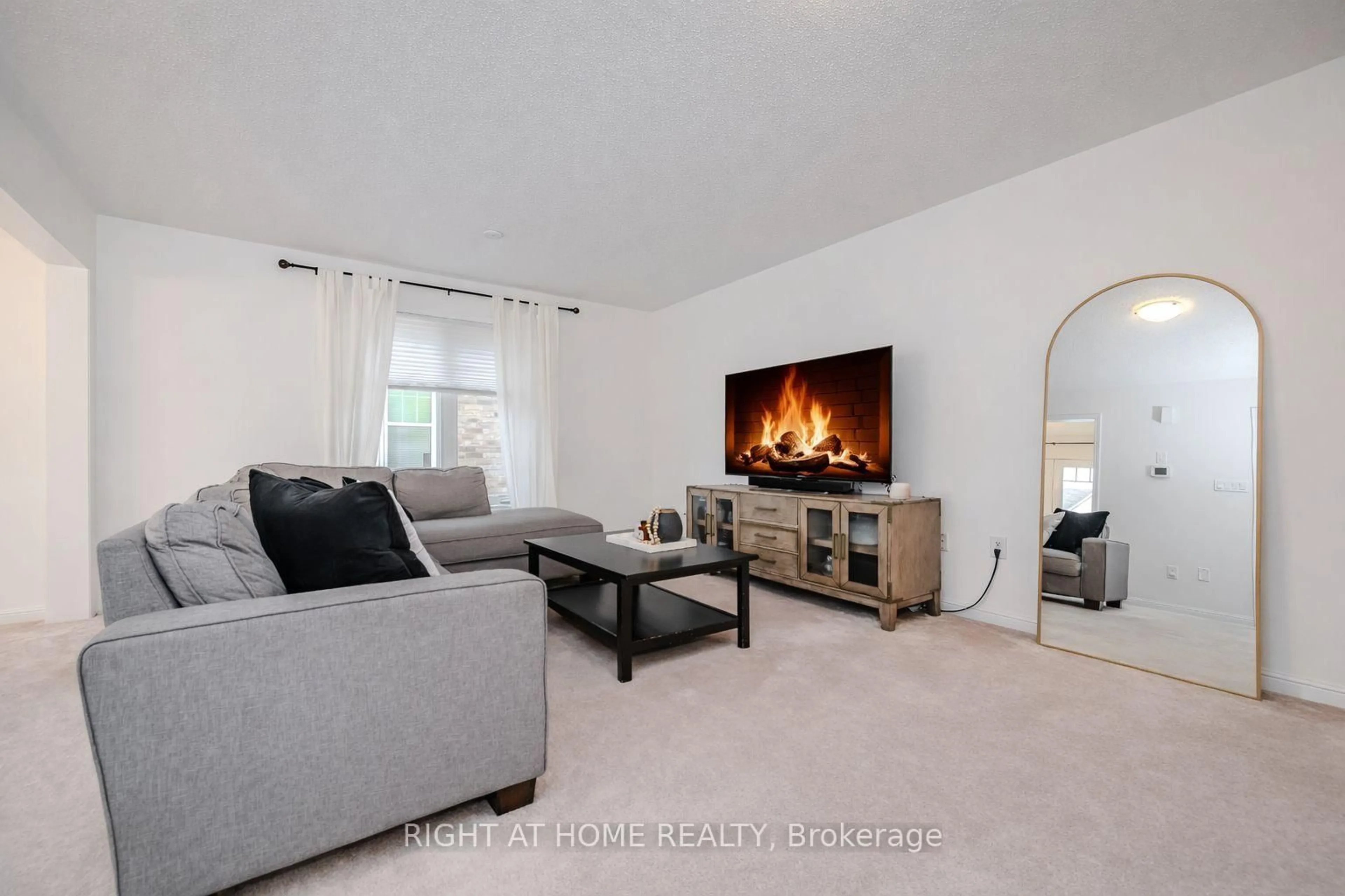 Living room with furniture, unknown for 525 Cavanagh Lane, Milton Ontario L9T 8G4