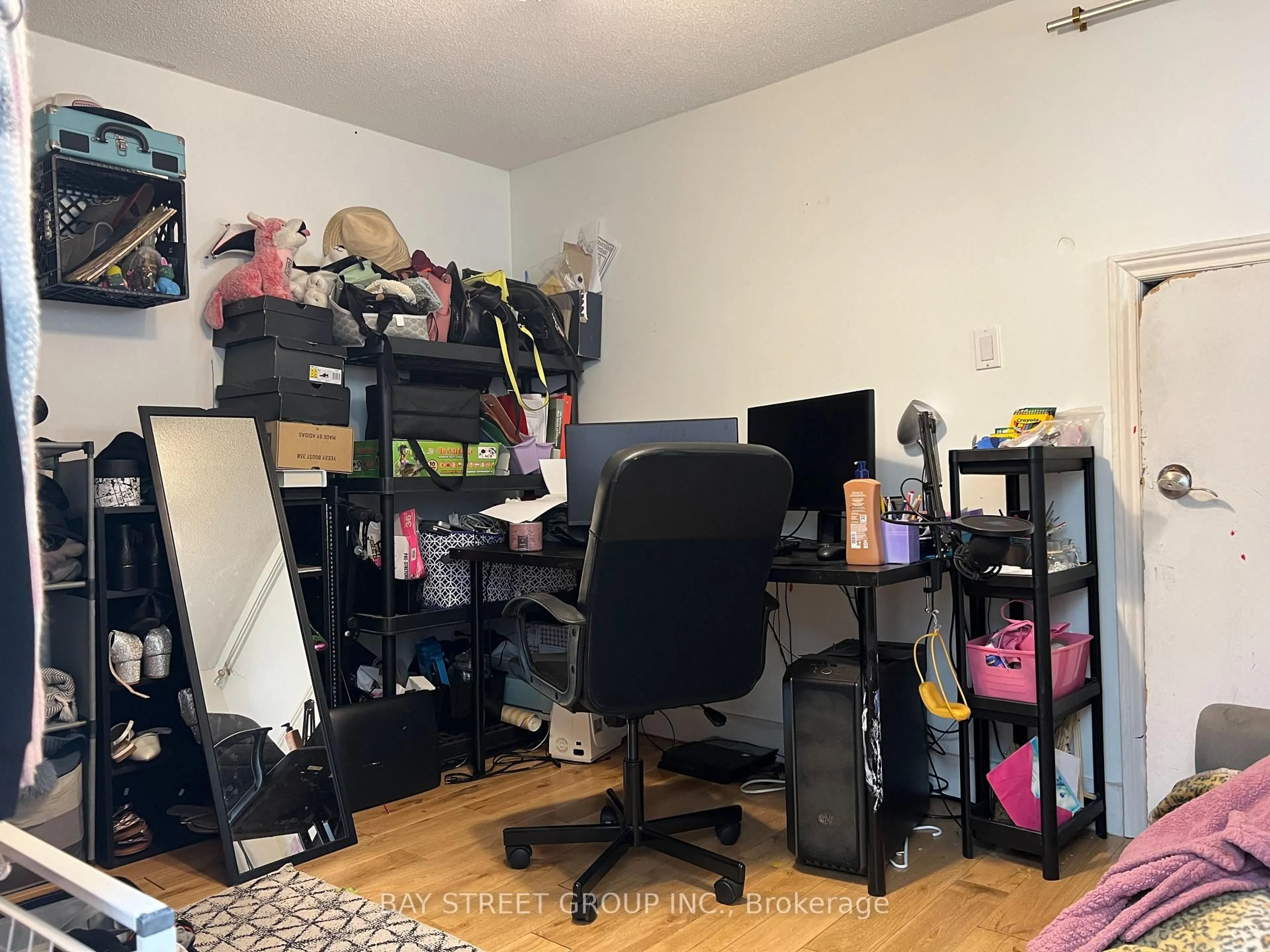 A pic of a room for 97 Sixteenth St, Toronto Ontario M8V 3J9