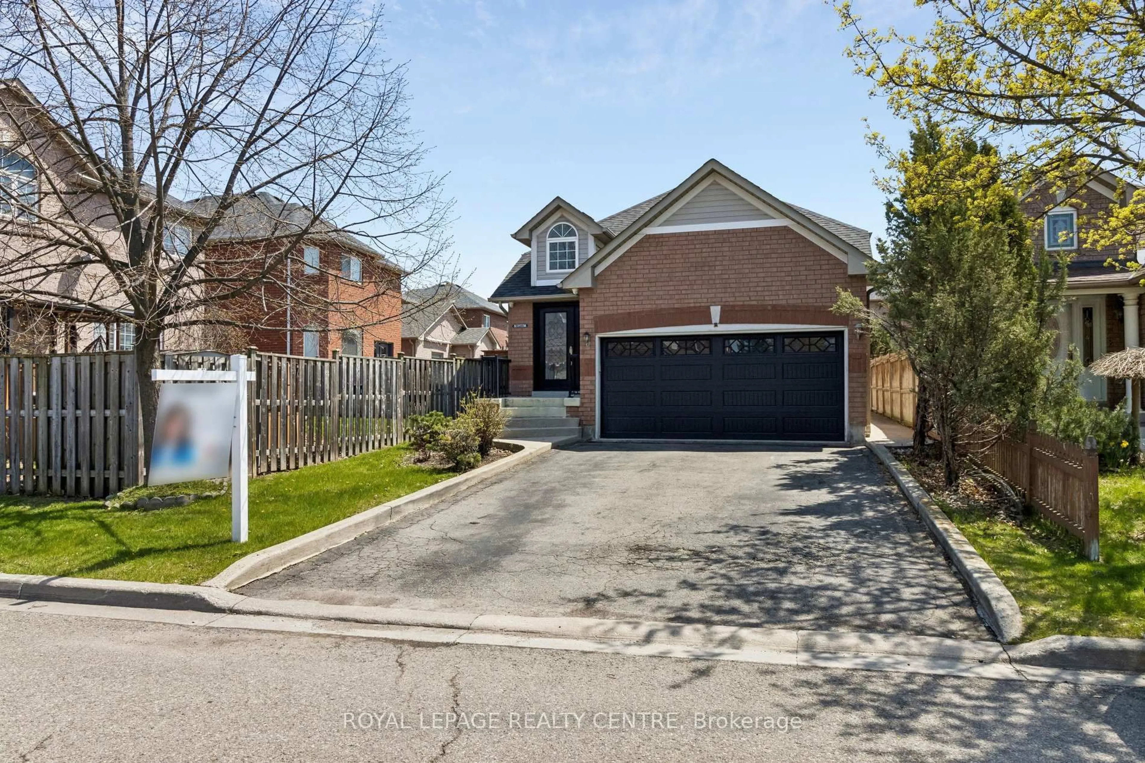 Home with brick exterior material, street for 50 Lawlor Crt, Brampton Ontario L7A 2J9