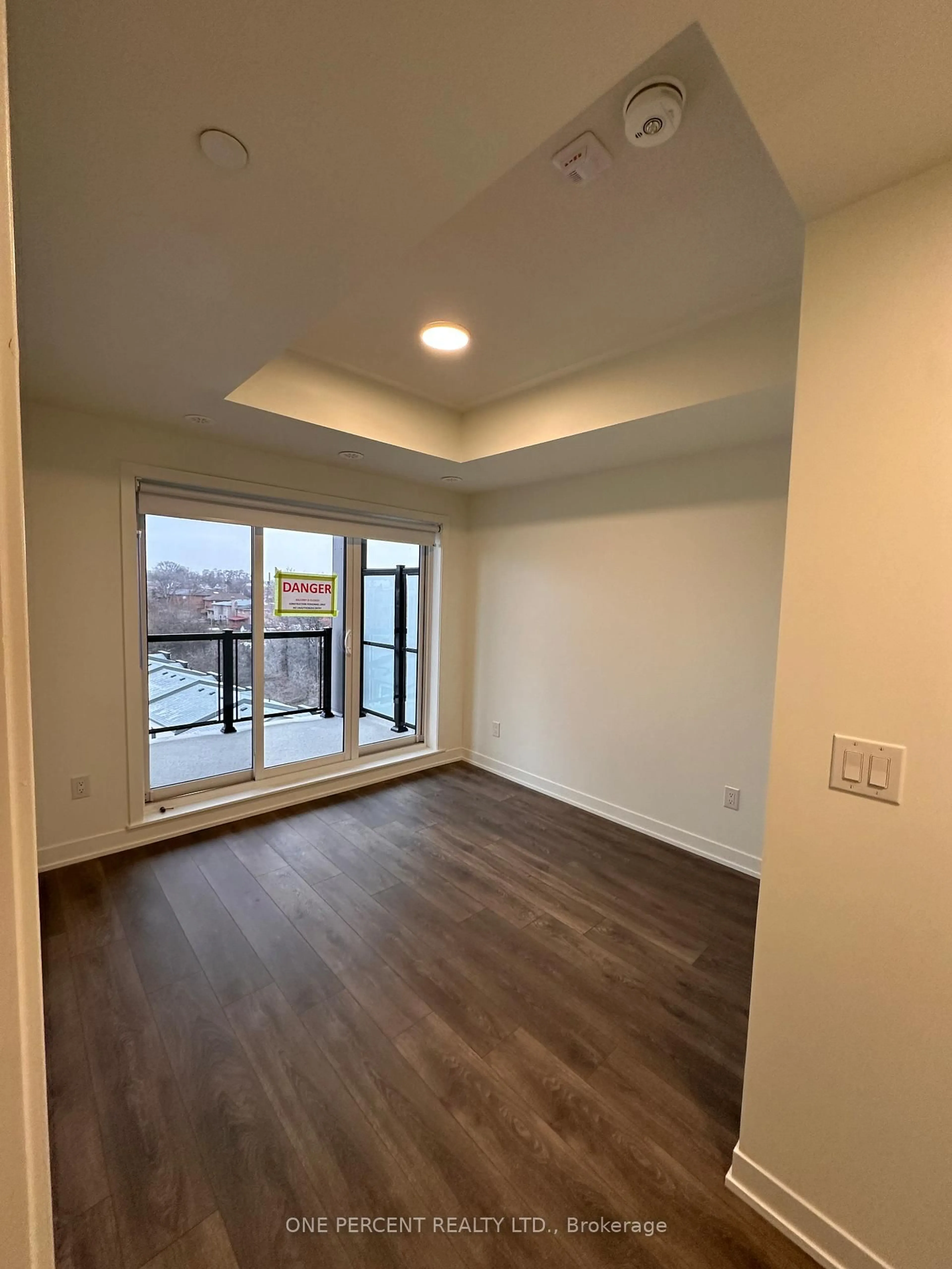 A pic of a room for 165 Canon Jackson Dr #610, Toronto Ontario M6M 0C4