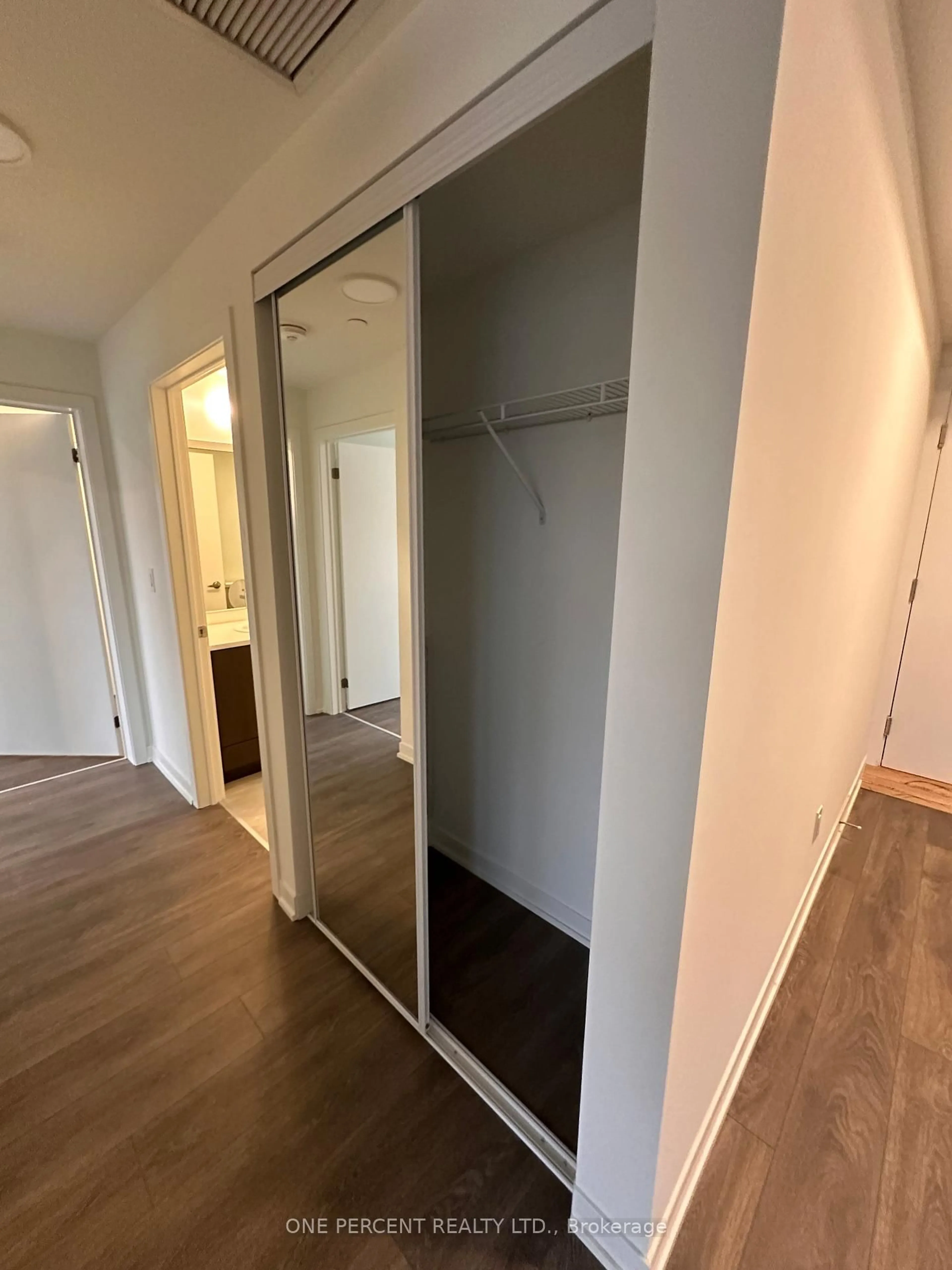 A pic of a room for 165 Canon Jackson Dr #610, Toronto Ontario M6M 0C4
