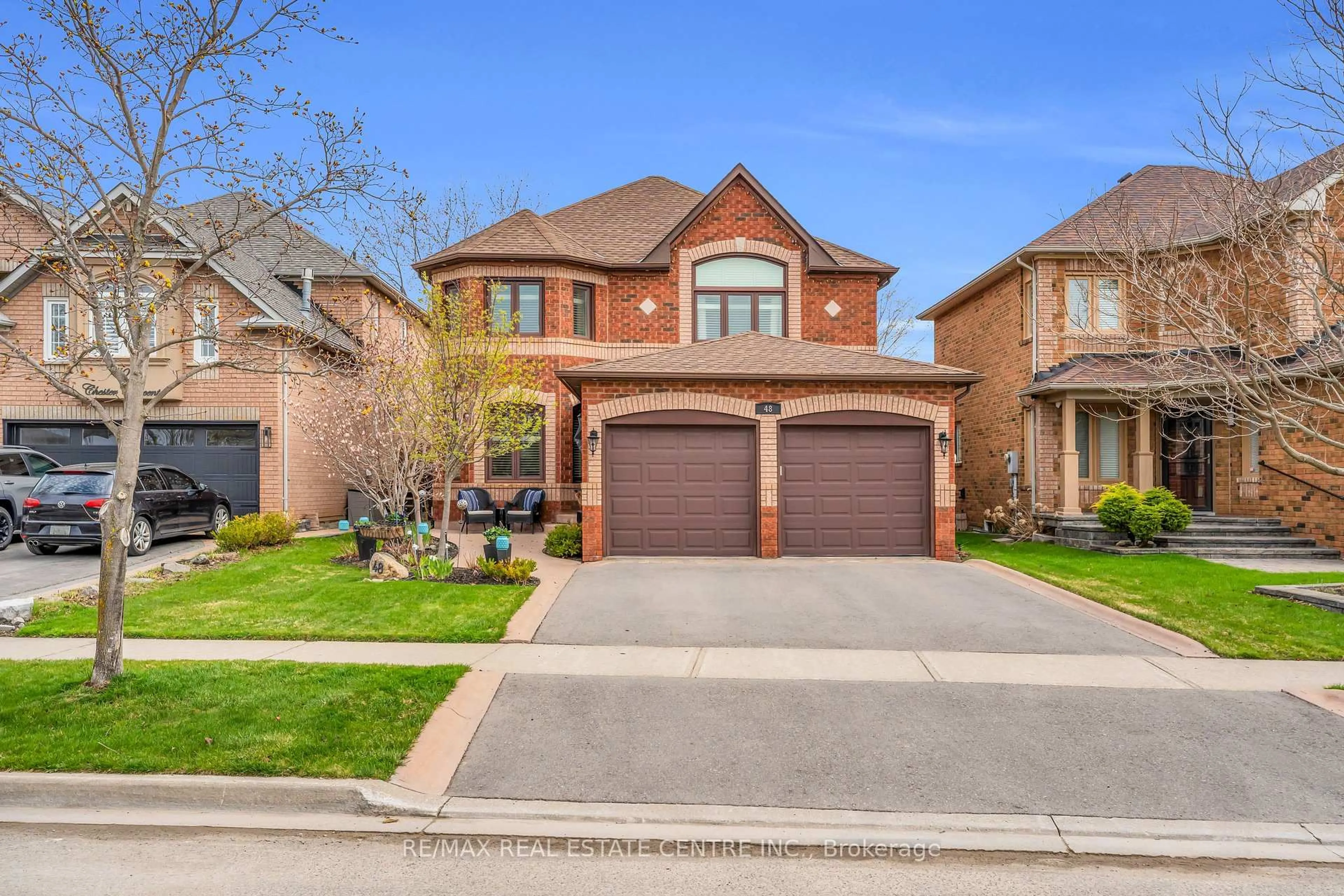 Home with brick exterior material, street for 48 Chester Cres, Halton Hills Ontario L7G 5W5
