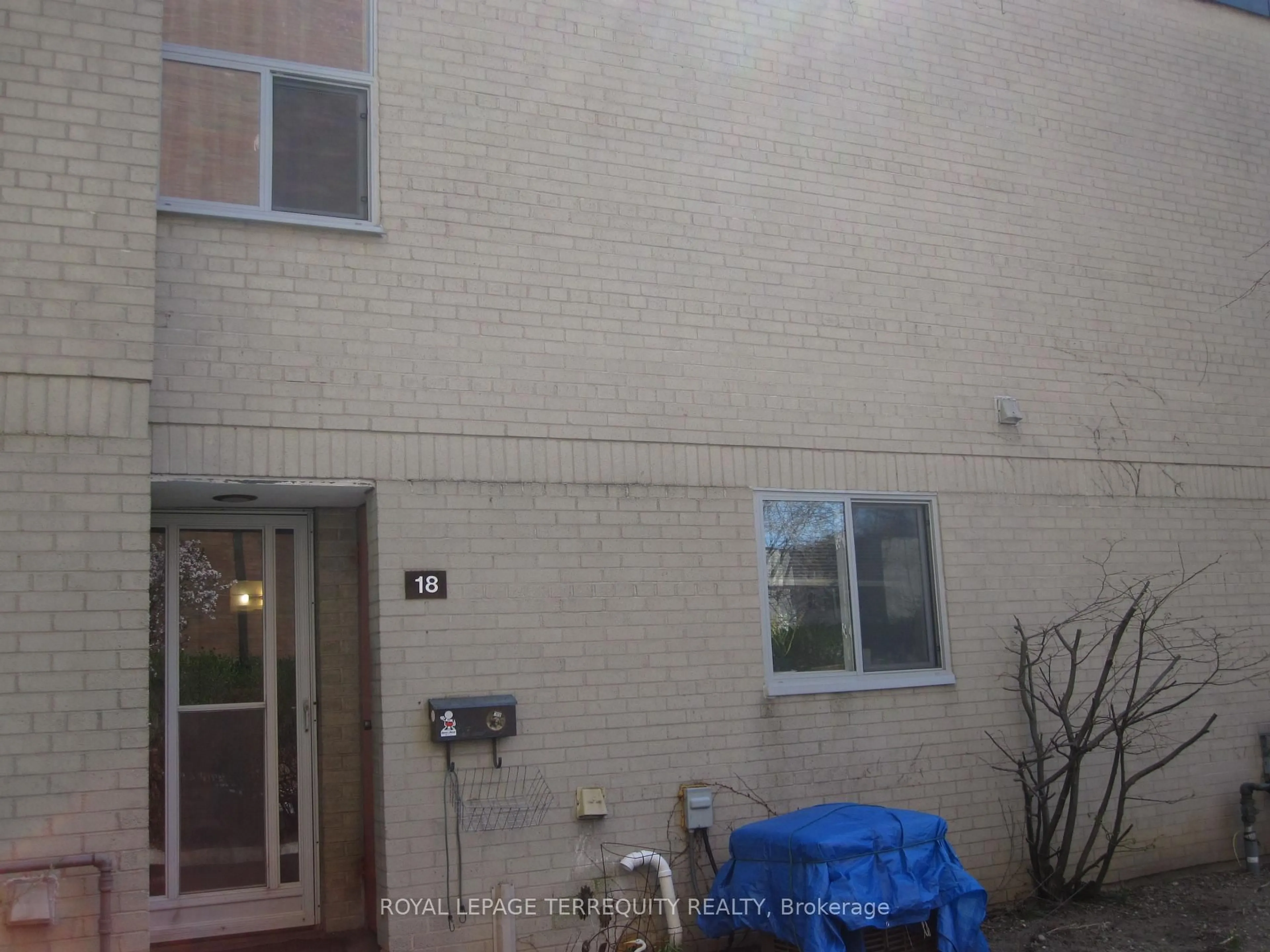 Unknown for 11 Four Winds Dr #18, Toronto Ontario M3J 1K7