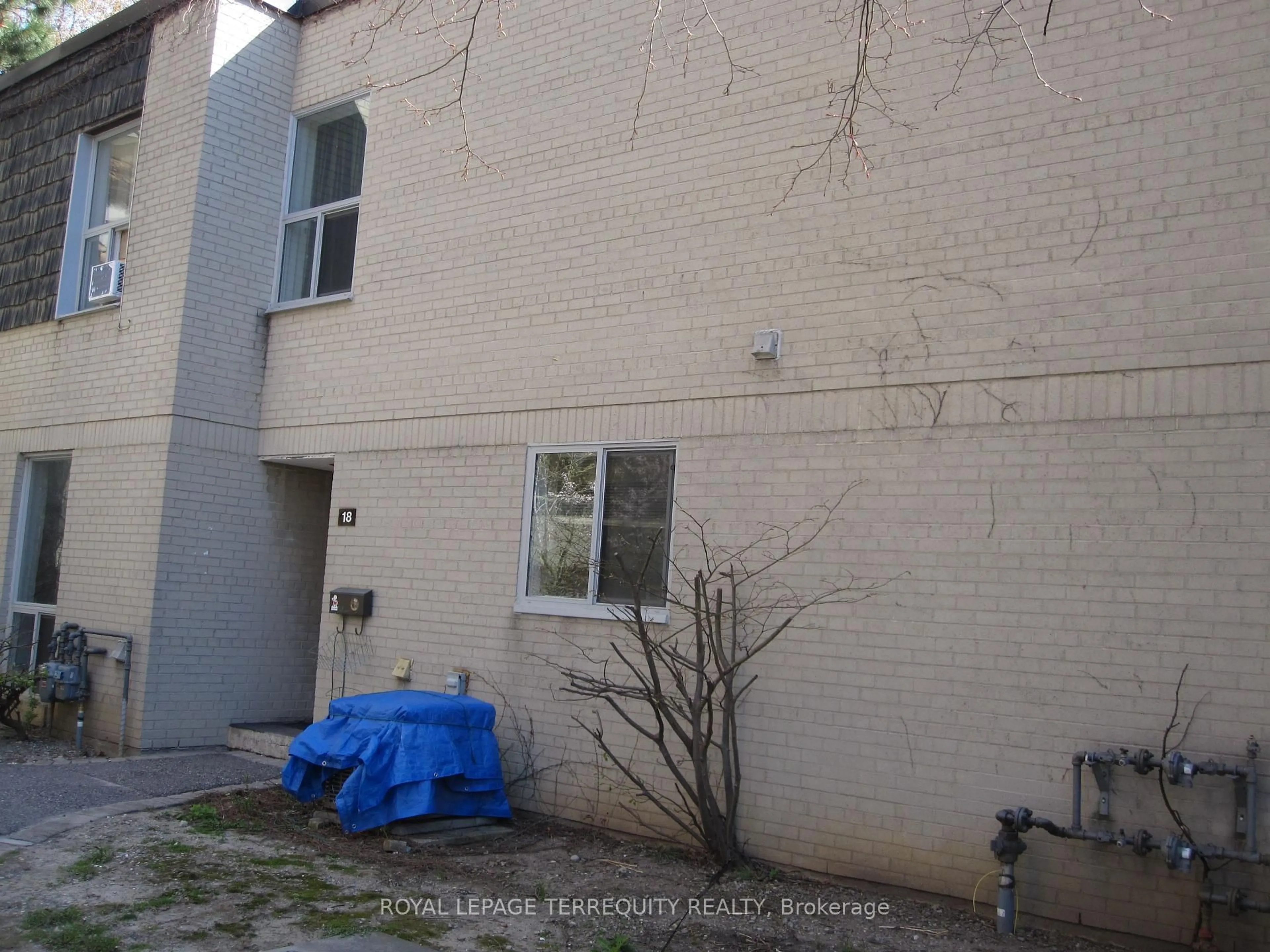 Unknown for 11 Four Winds Dr #18, Toronto Ontario M3J 1K7