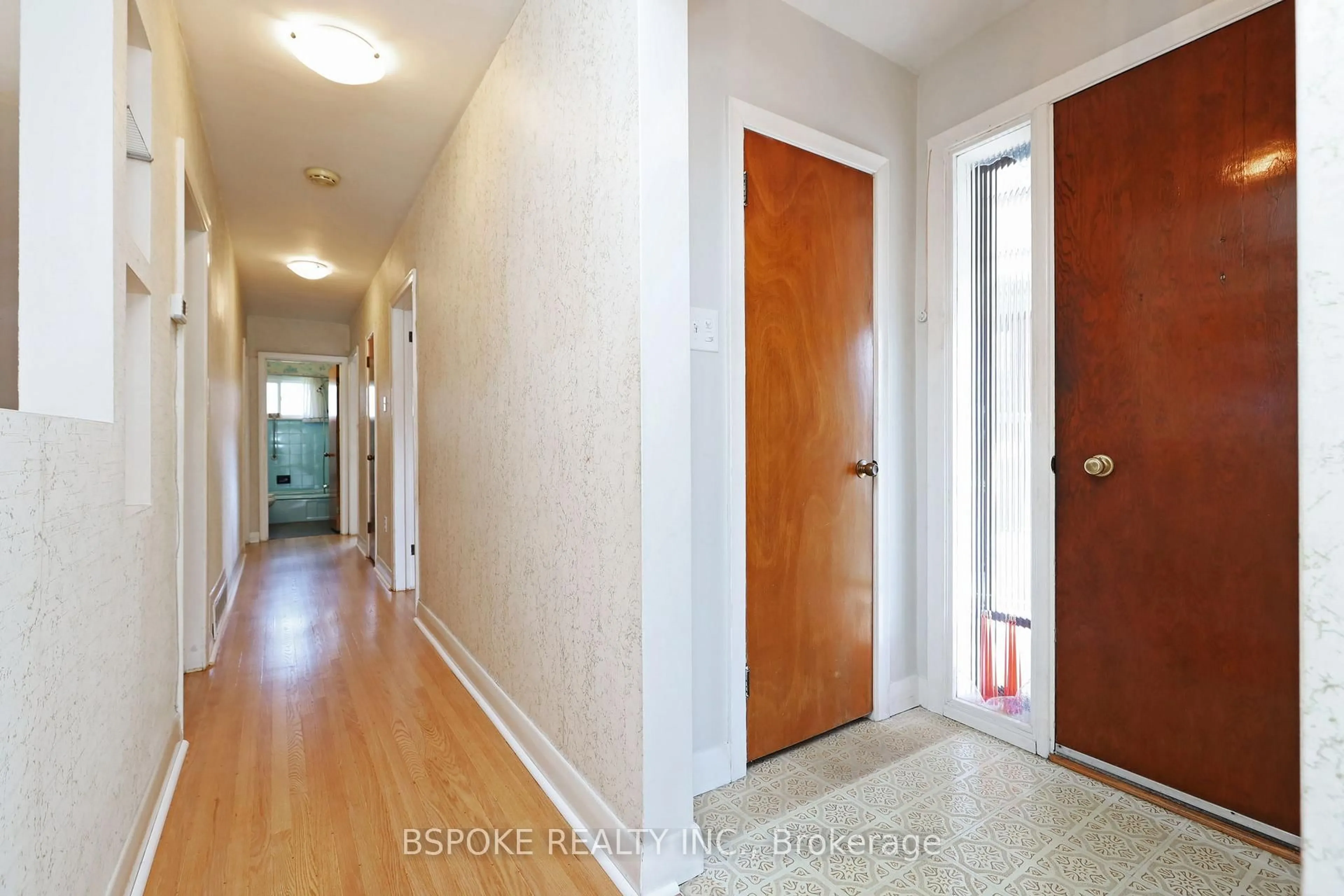 Indoor entryway for 19 Nordin Ave, Toronto Ontario M8Z 2A9
