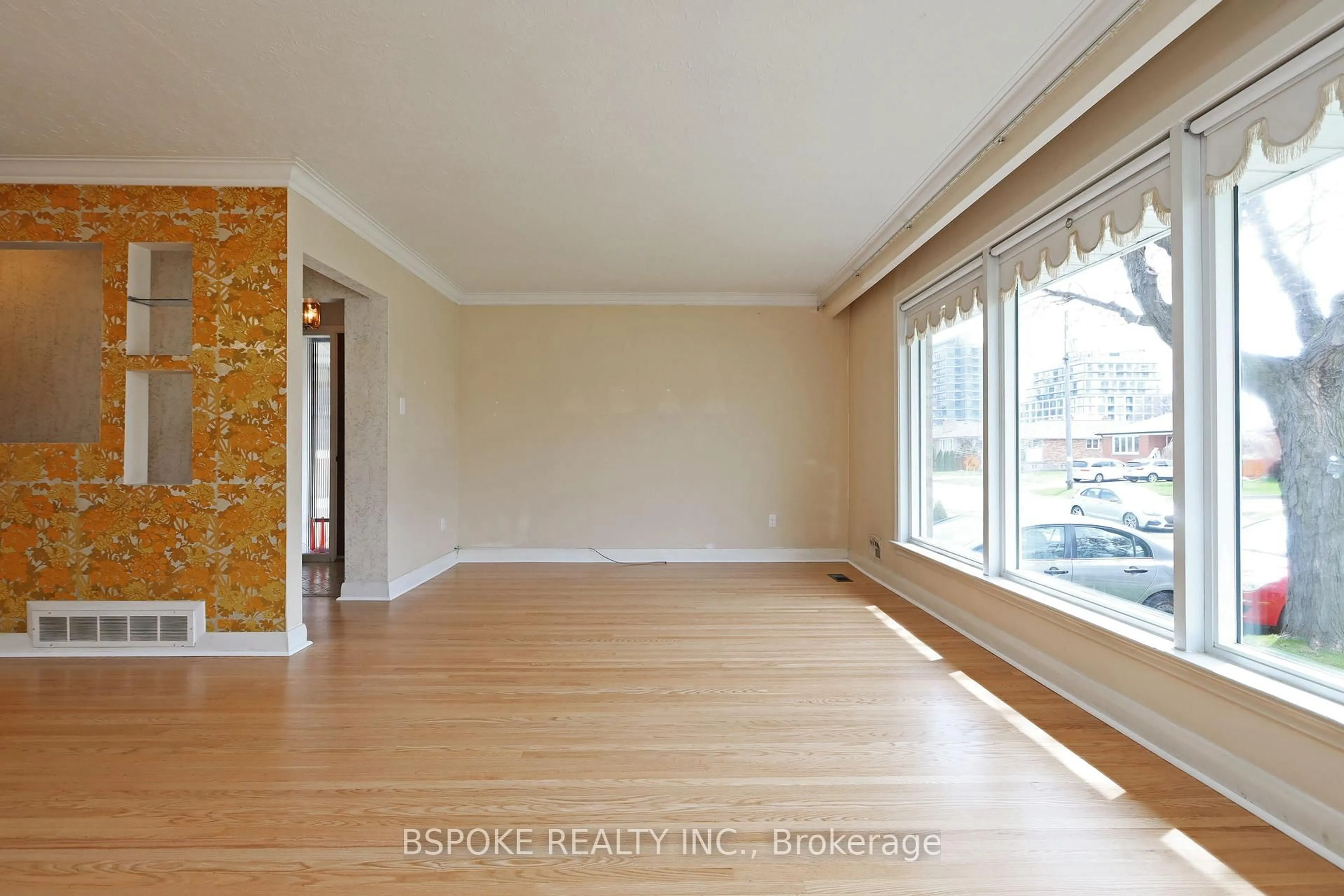 Unknown for 19 Nordin Ave, Toronto Ontario M8Z 2A9