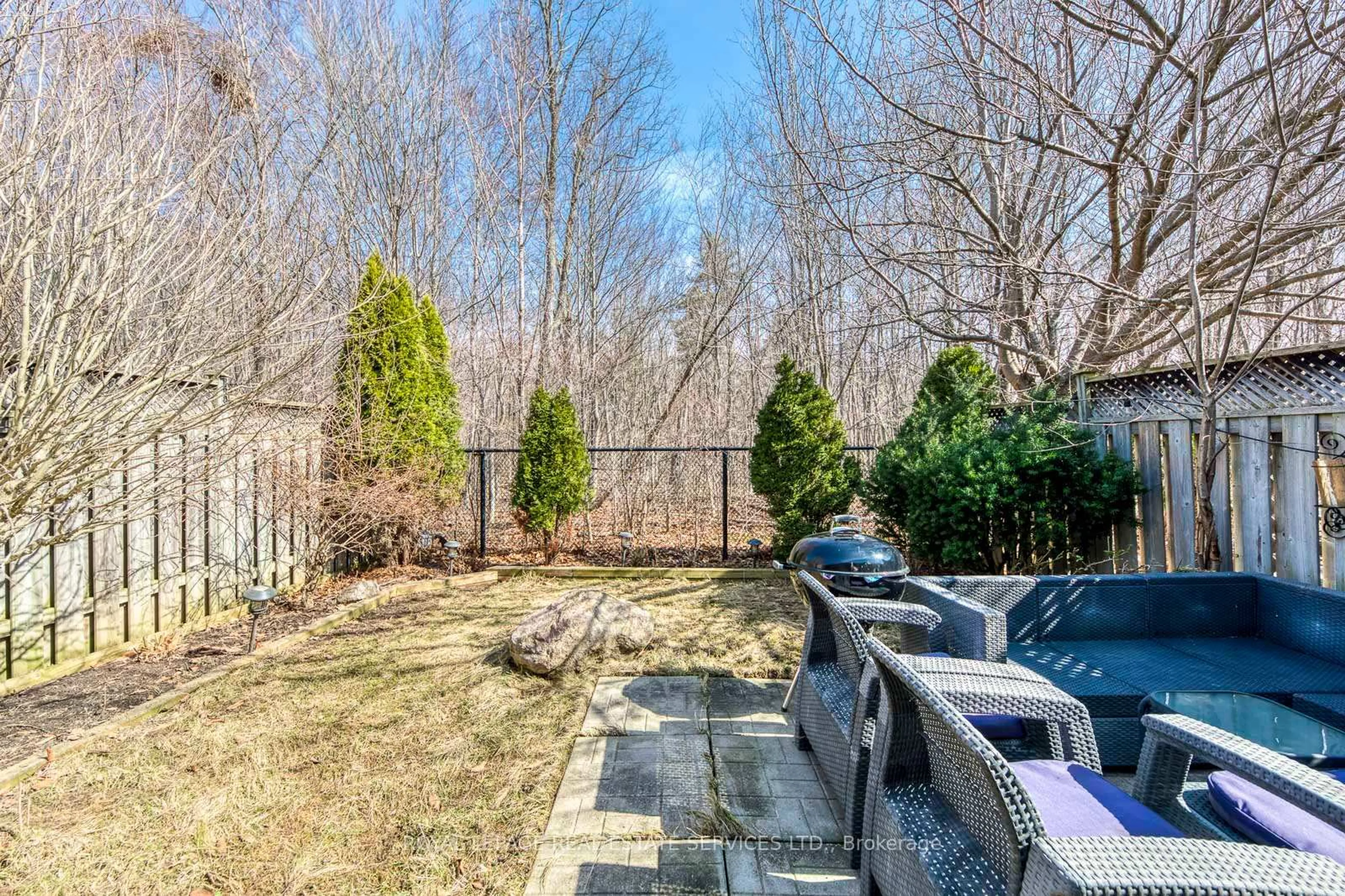 Patio, forest/trees view for 2066 Broadleaf Cres, Burlington Ontario L7L 6S4