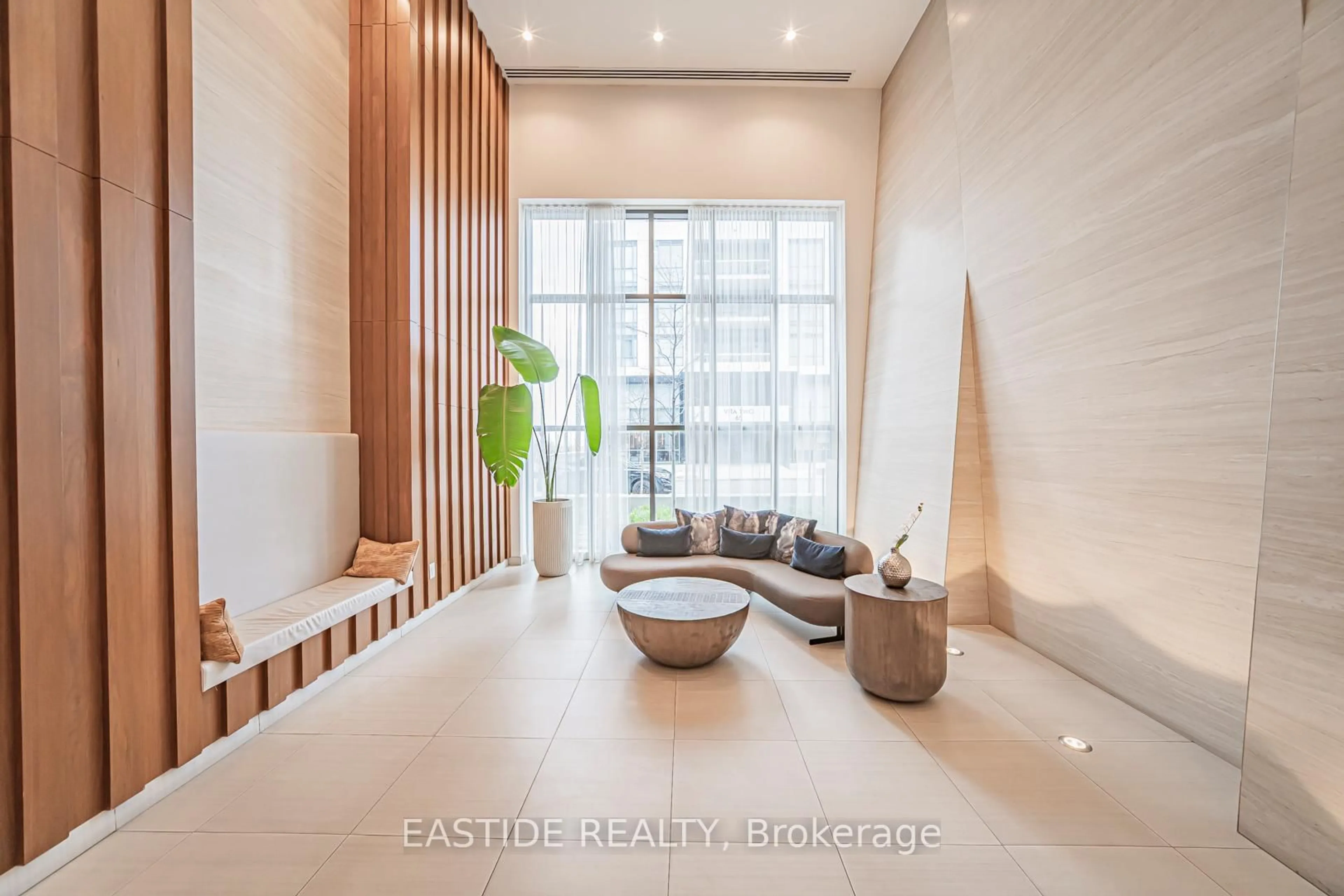 Indoor foyer for 70 Annie Craig Dr #2107, Toronto Ontario M8V 0G2