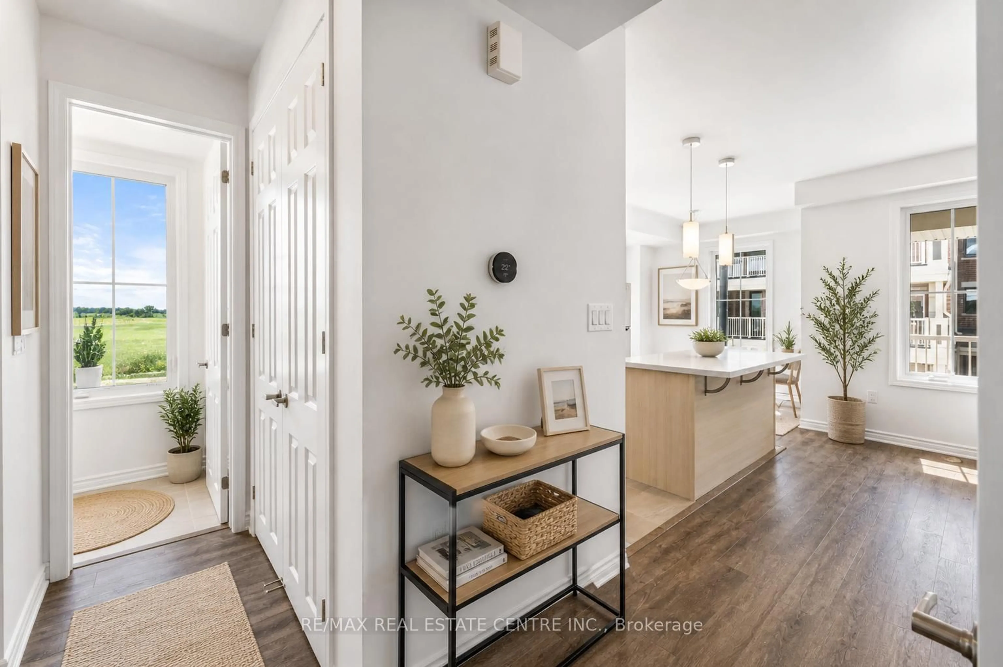 Indoor entryway for 1317 Leriche Way #67, Milton Ontario L9H 0H5