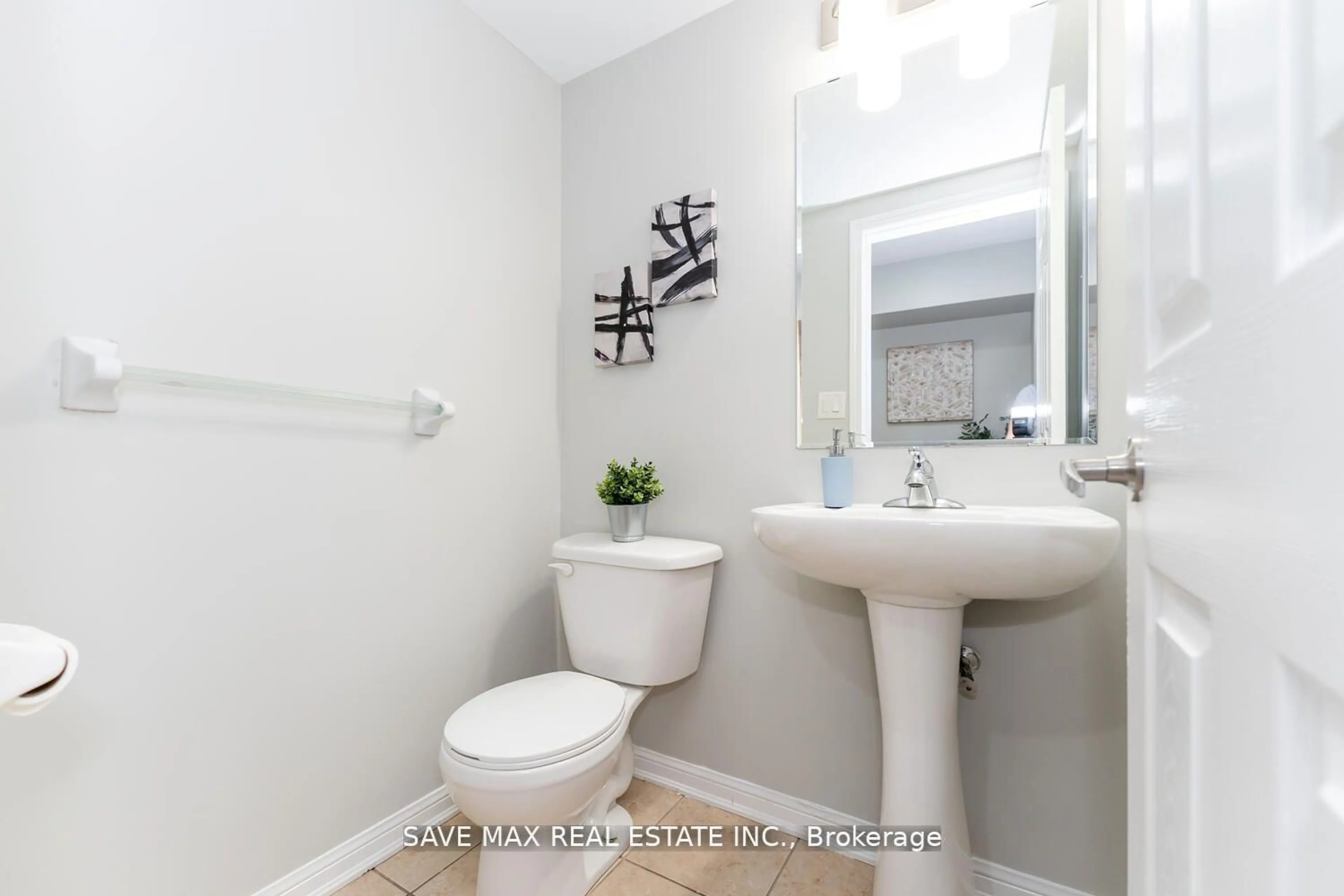 Standard bathroom, ceramic/tile floor for 36 Bevington Rd, Brampton Ontario L7A 0R9