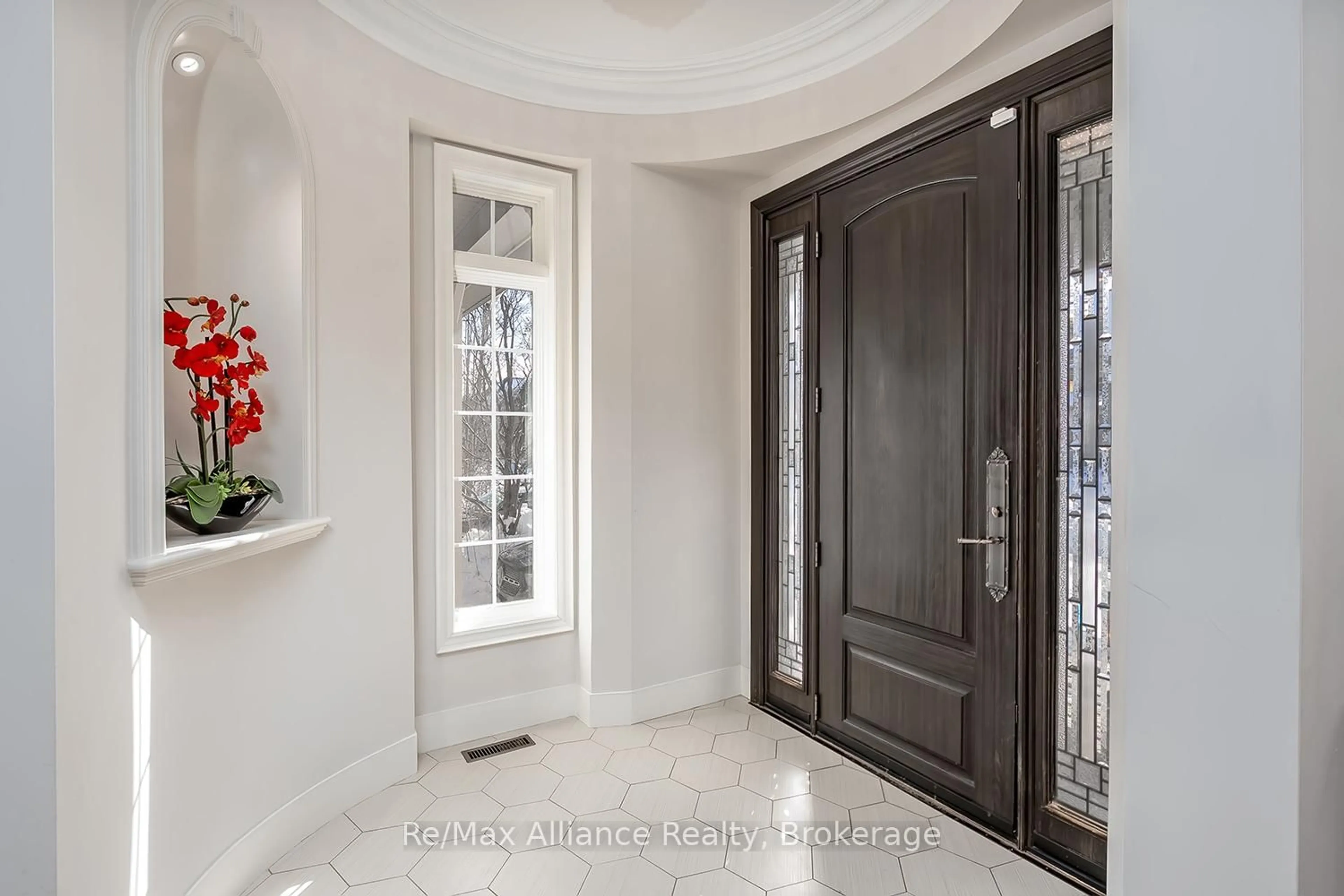 Indoor entryway for 2381 Gamble Rd, Oakville Ontario L6H 7V6