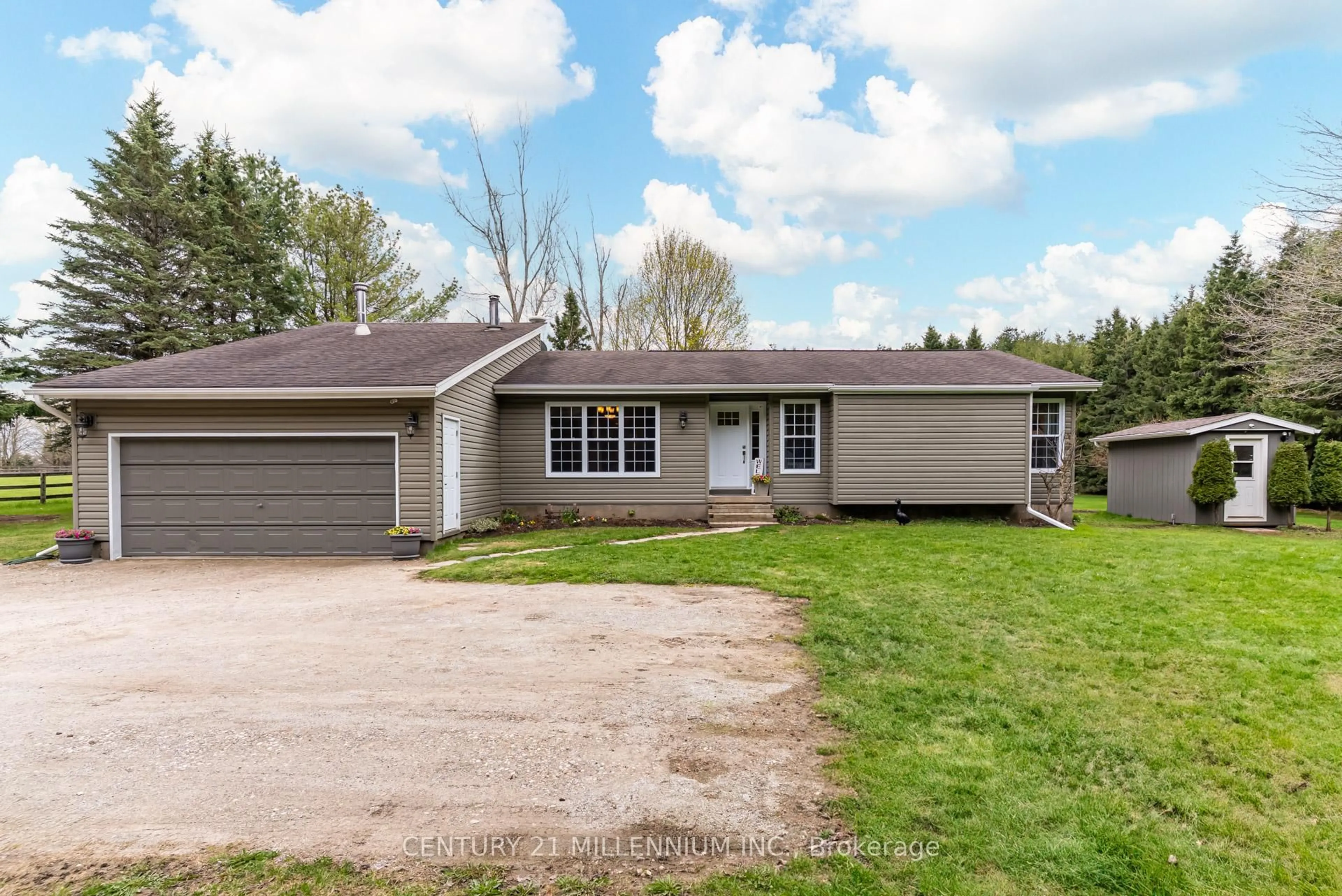 Home with vinyl exterior material, street for 20280 Shaws Creek Rd, Caledon Ontario L7K 1K6