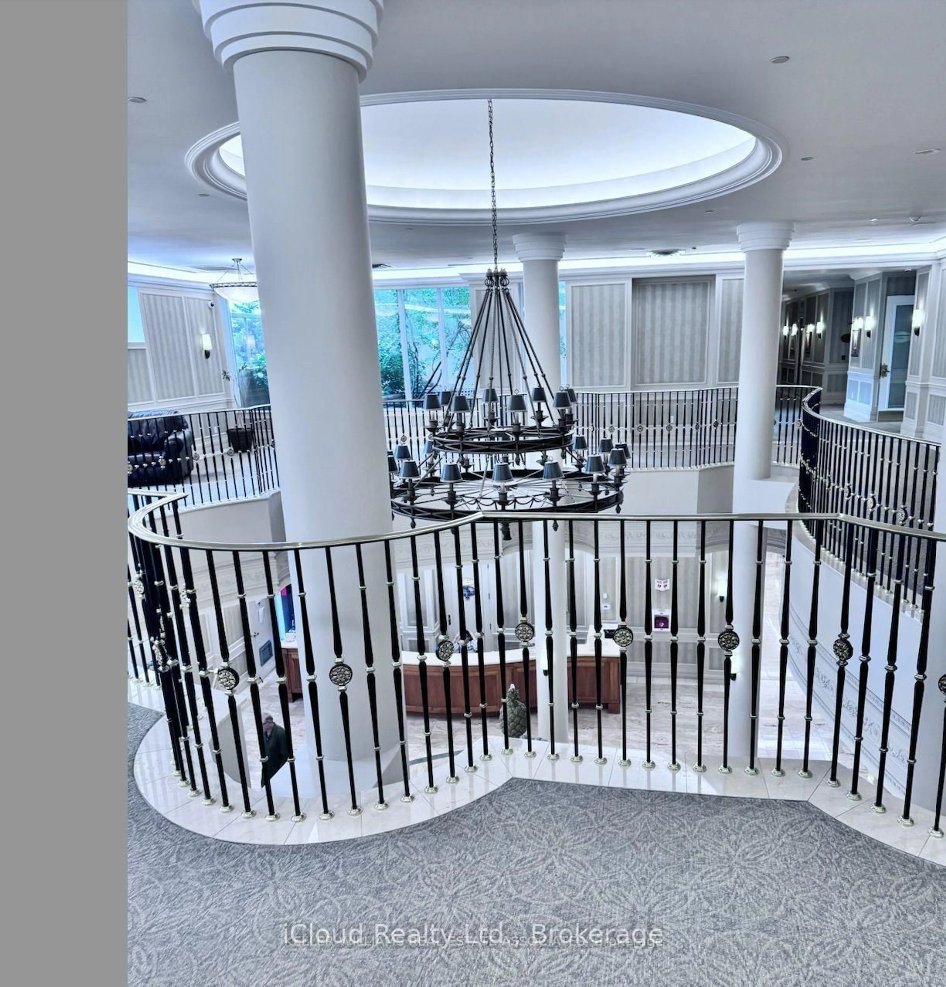 Indoor foyer for 35 Kingsbridge Garden Circ #1008, Mississauga Ontario L5R 3Z5