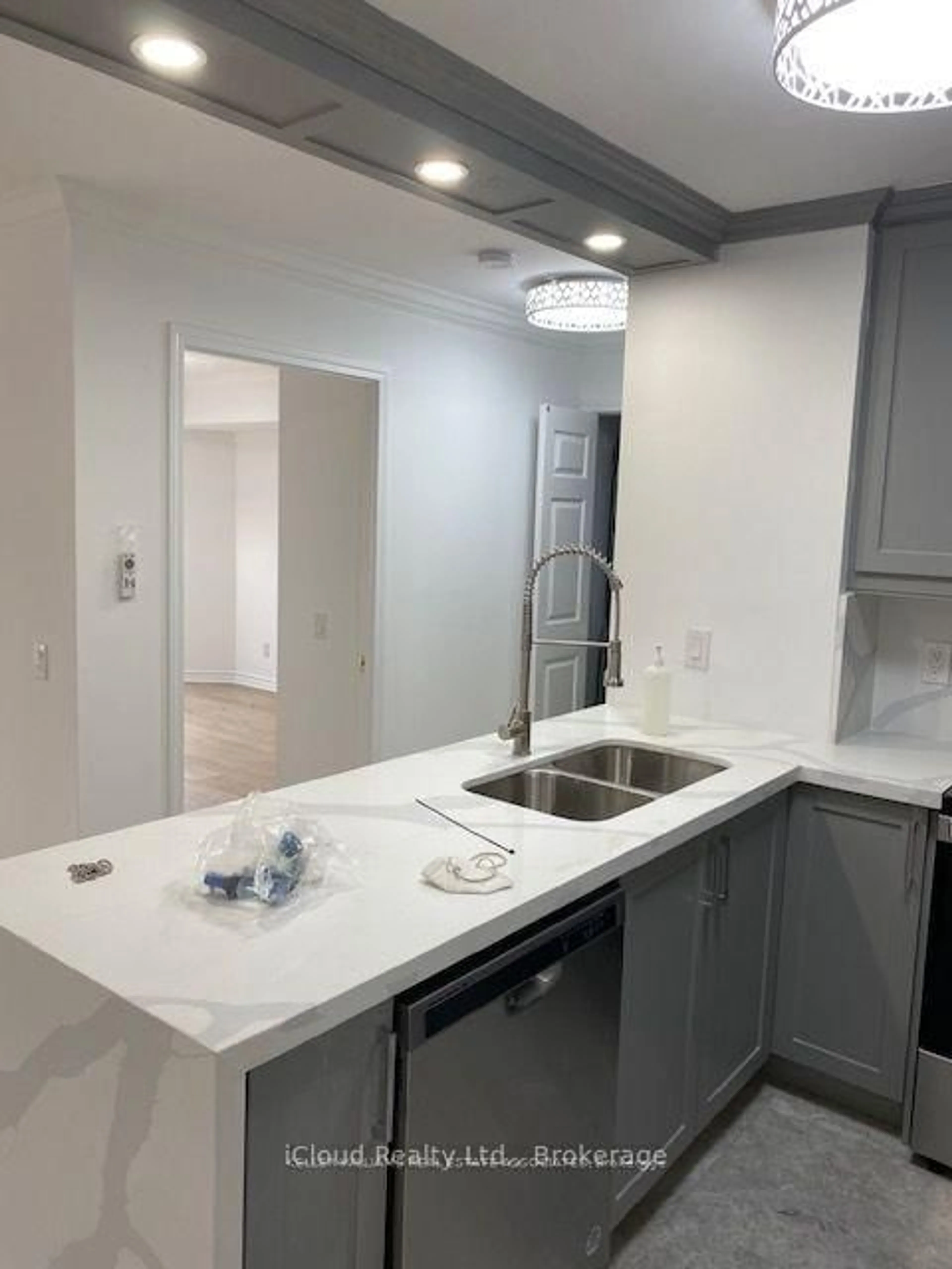 Unknown for 35 Kingsbridge Garden Circ #1008, Mississauga Ontario L5R 3Z5