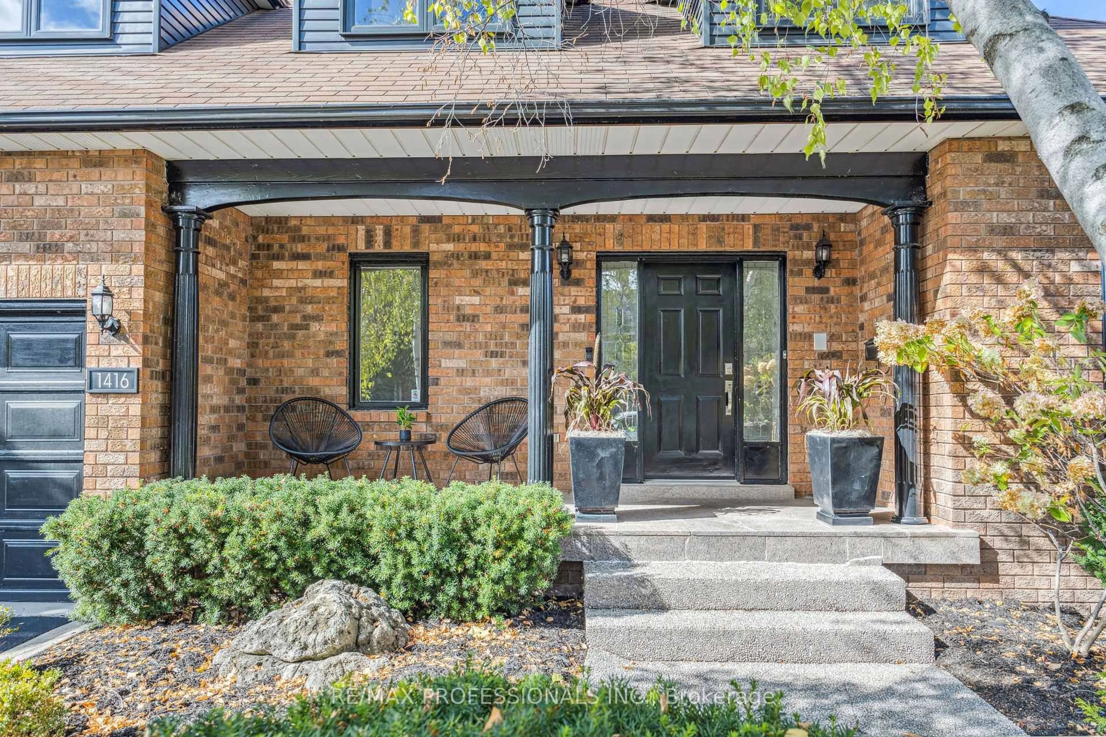 Home with brick exterior material, street for 1416 The Links Dr, Oakville Ontario L6M 2N9