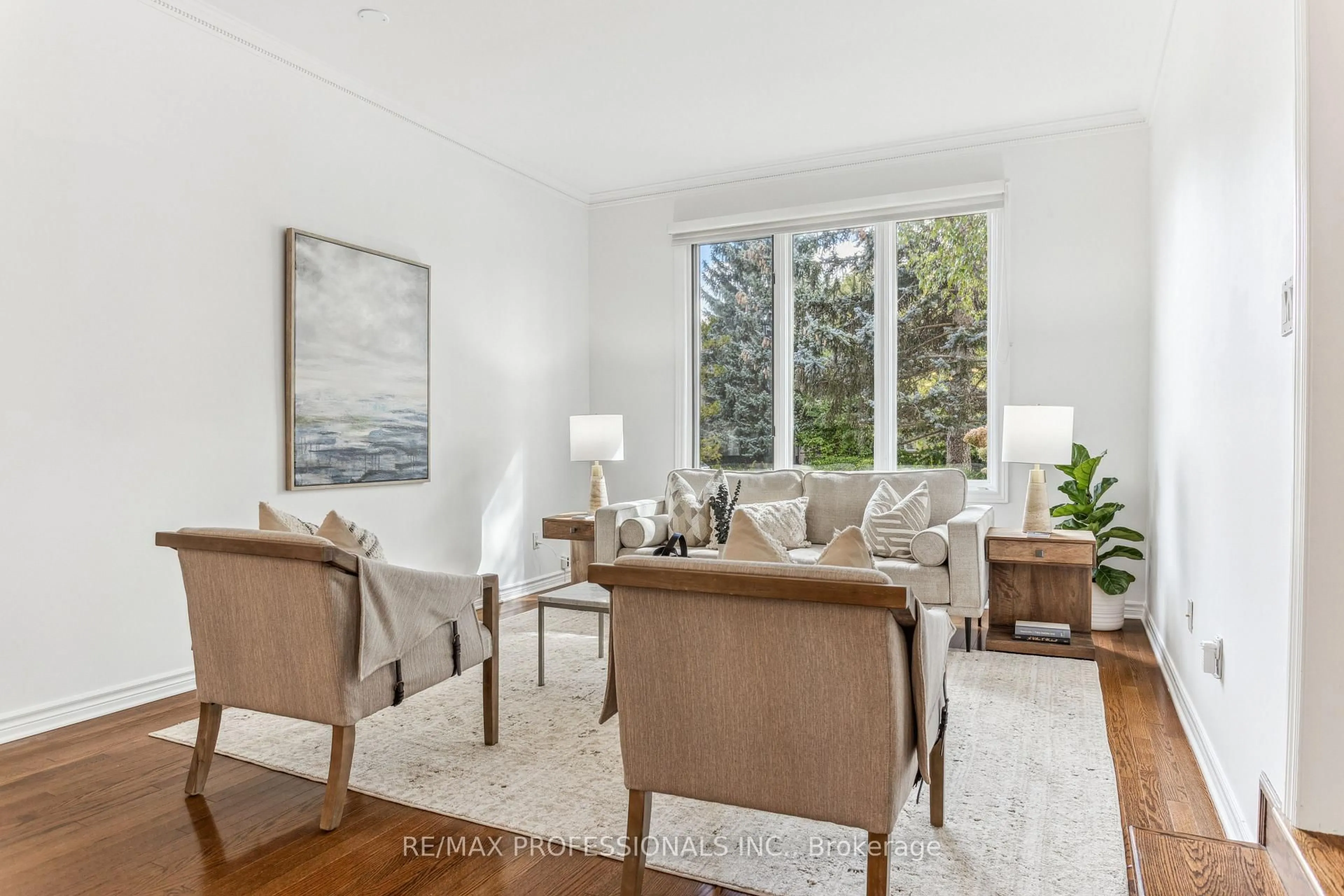 Living room with furniture, unknown for 1416 The Links Dr, Oakville Ontario L6M 2N9