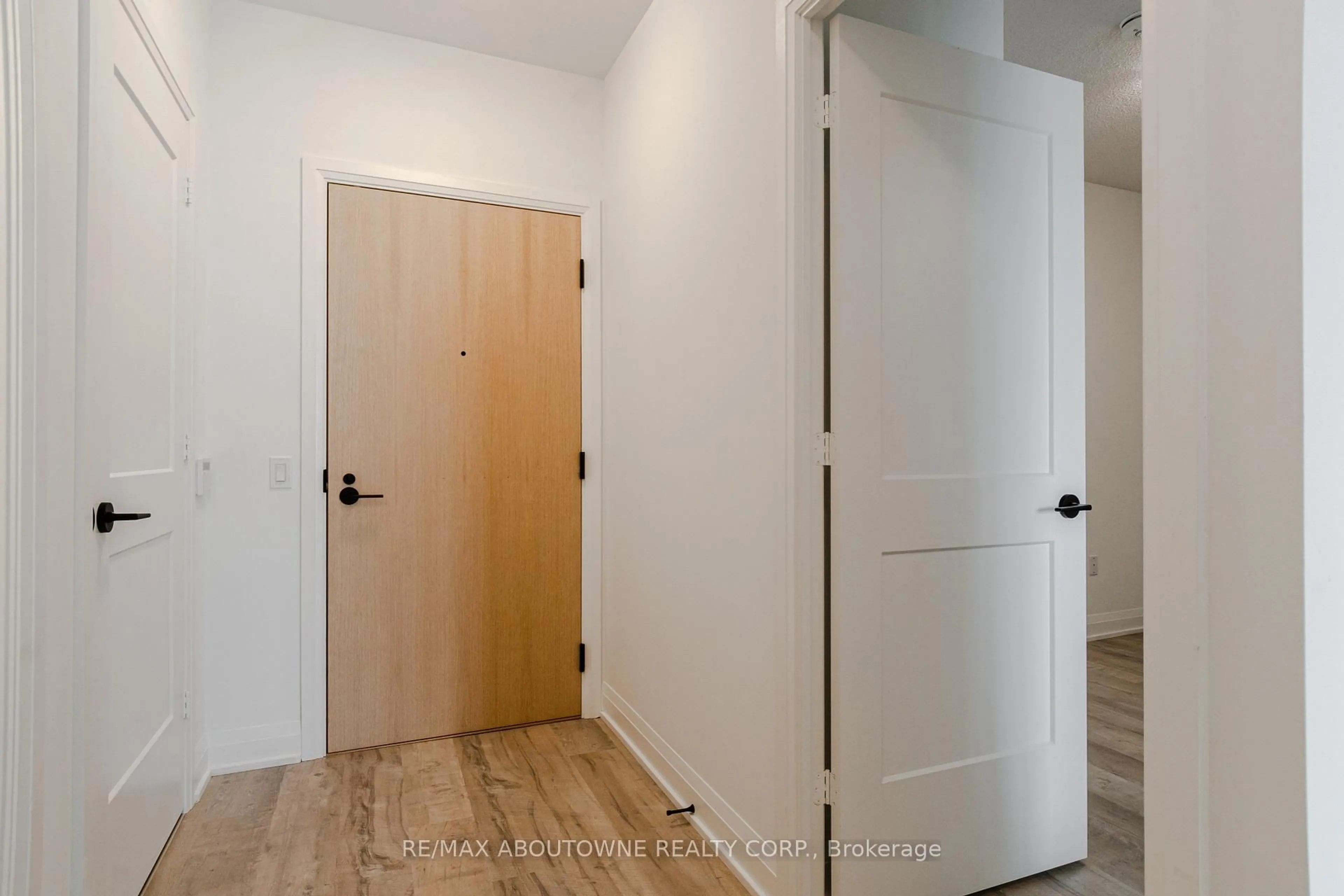 Indoor entryway for 50 George Butchart Dr #814, Toronto Ontario M3K 0C9