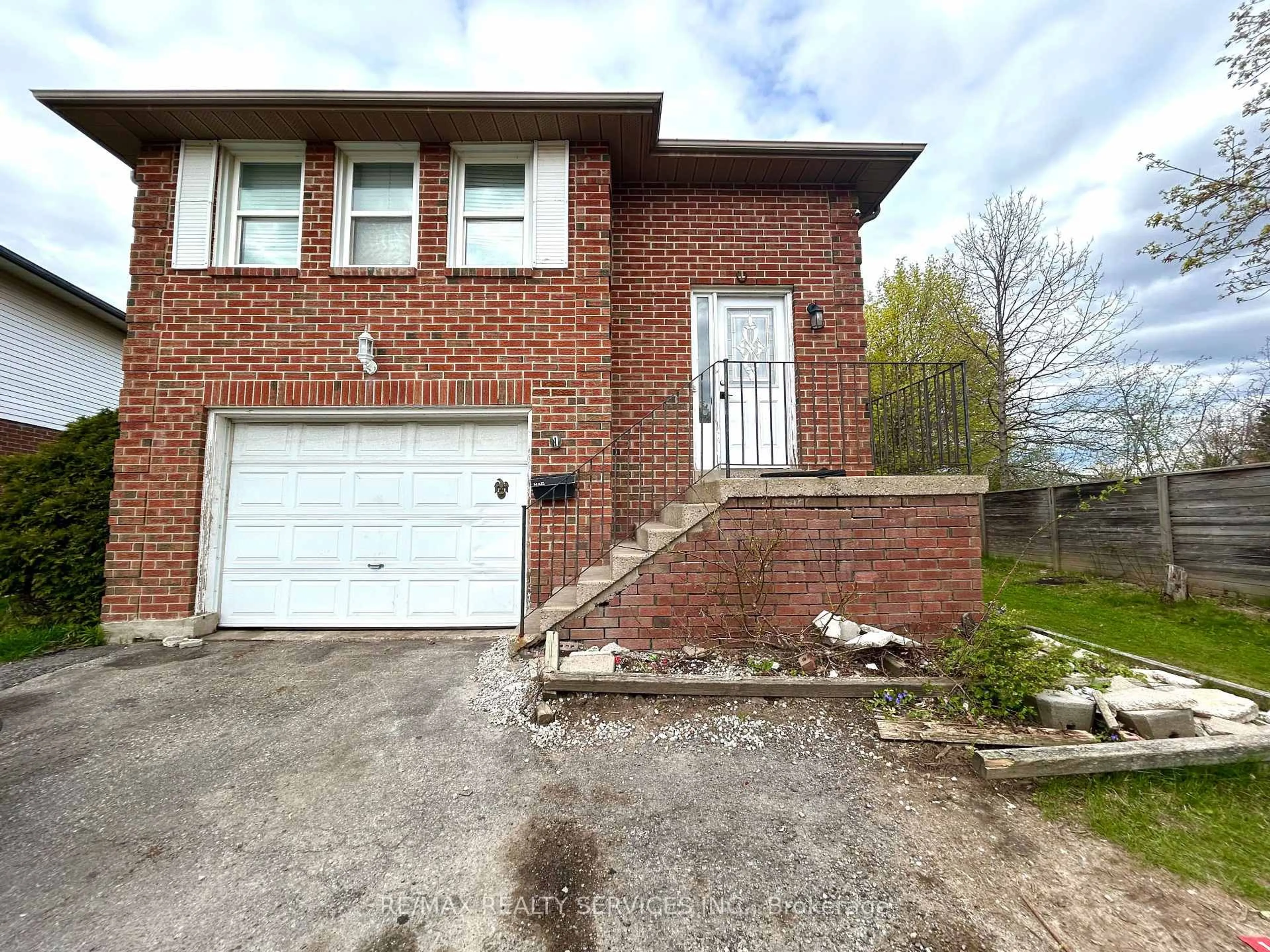 Home with brick exterior material, street for 1 Braidwood Lake Rd, Brampton Ontario L6Z 2K1
