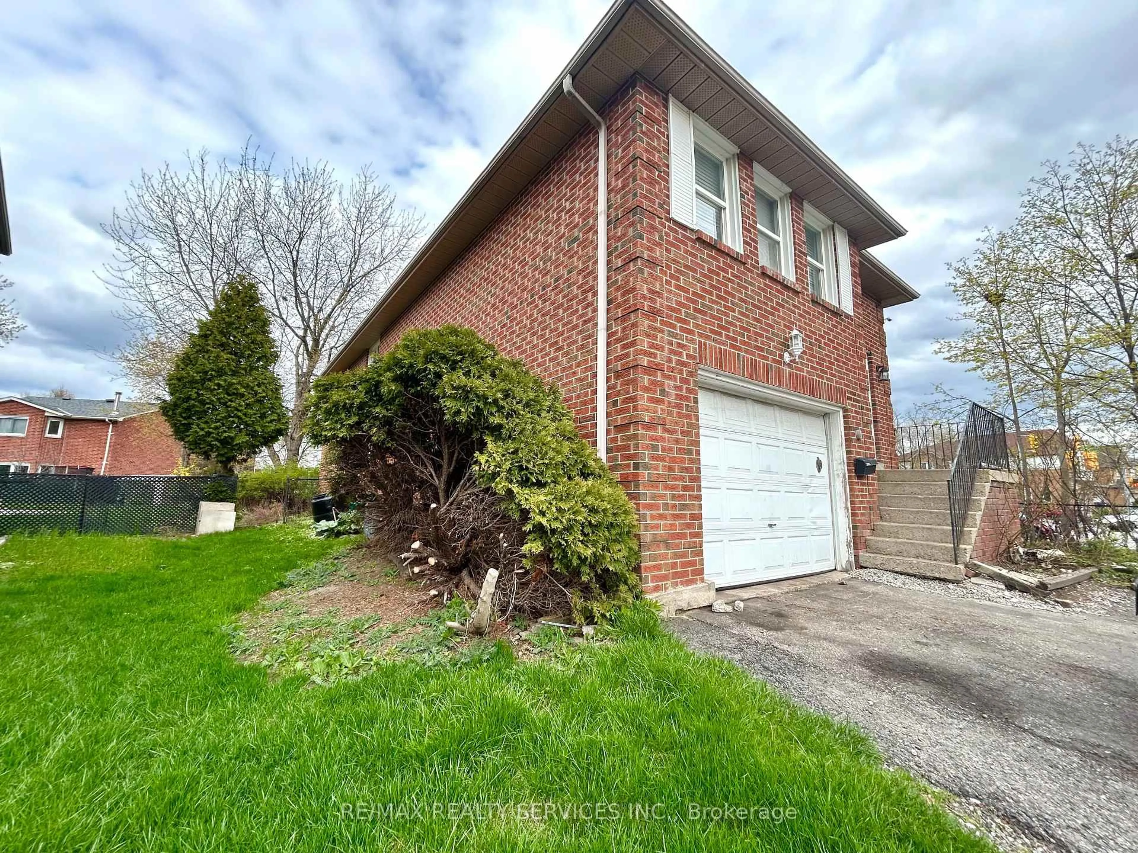 Home with brick exterior material, street for 1 Braidwood Lake Rd, Brampton Ontario L6Z 2K1