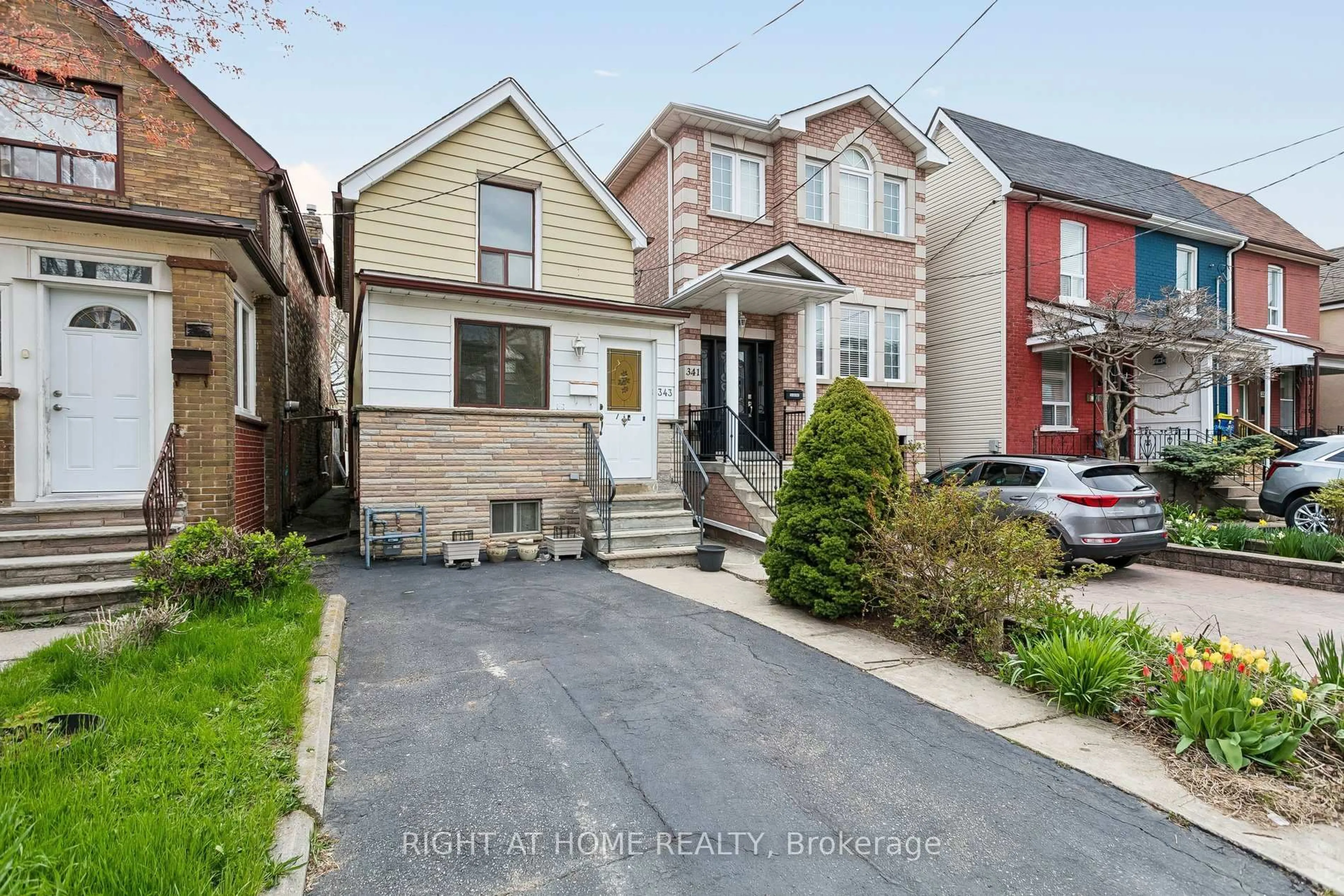 Home with brick exterior material, street for 343 Westmoreland Ave, Toronto Ontario M6H 3A6