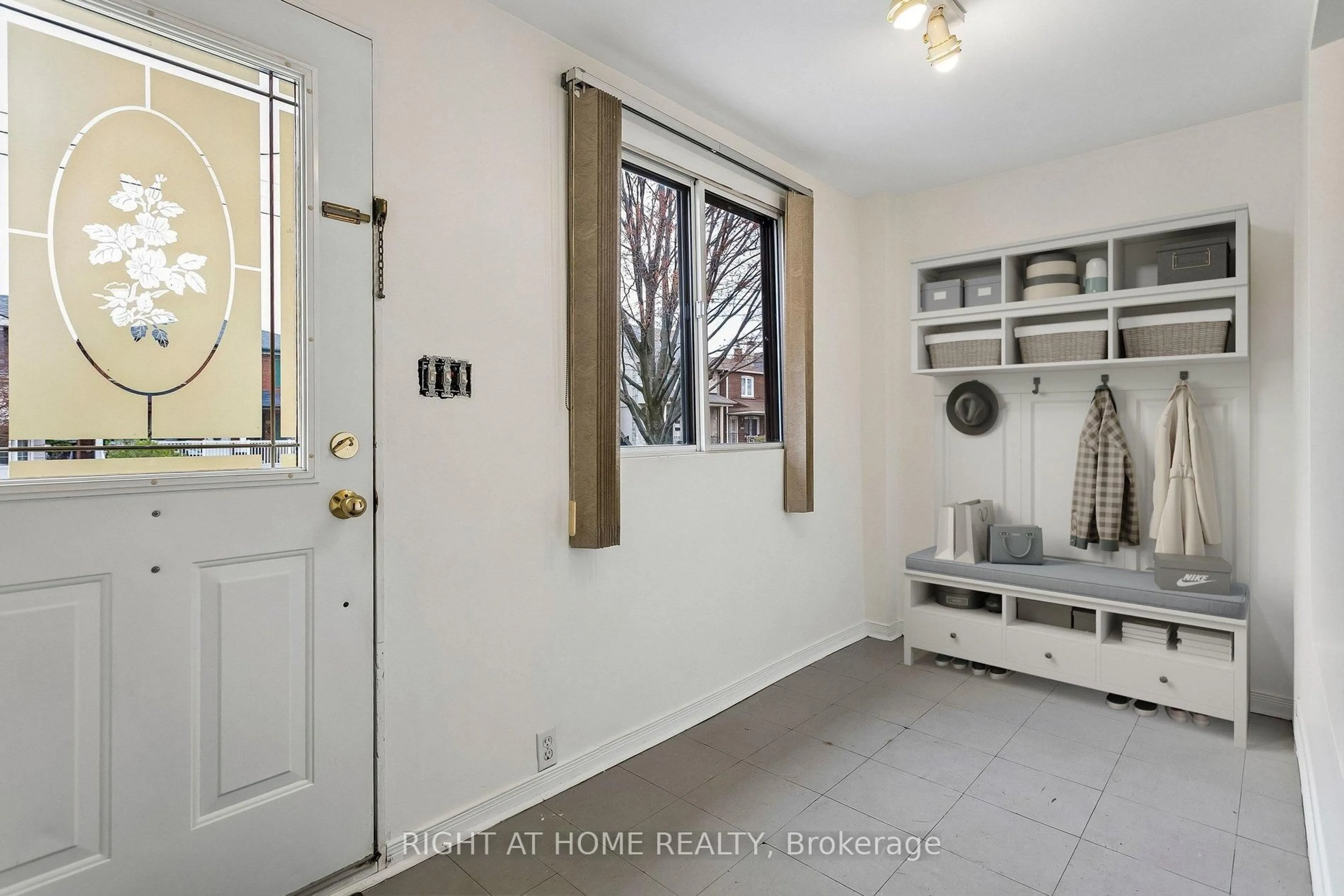 Indoor entryway for 343 Westmoreland Ave, Toronto Ontario M6H 3A6