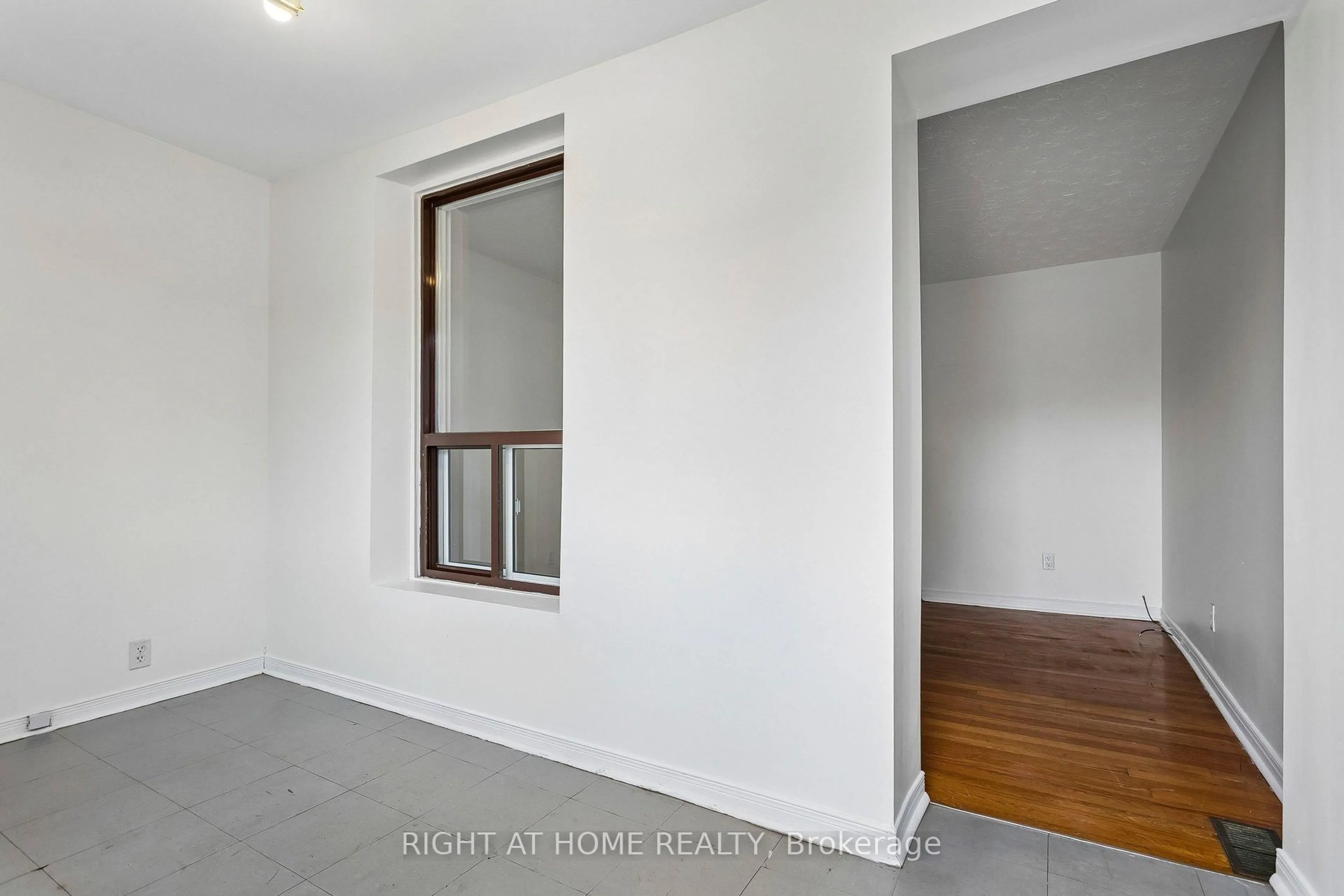 A pic of a room for 343 Westmoreland Ave, Toronto Ontario M6H 3A6