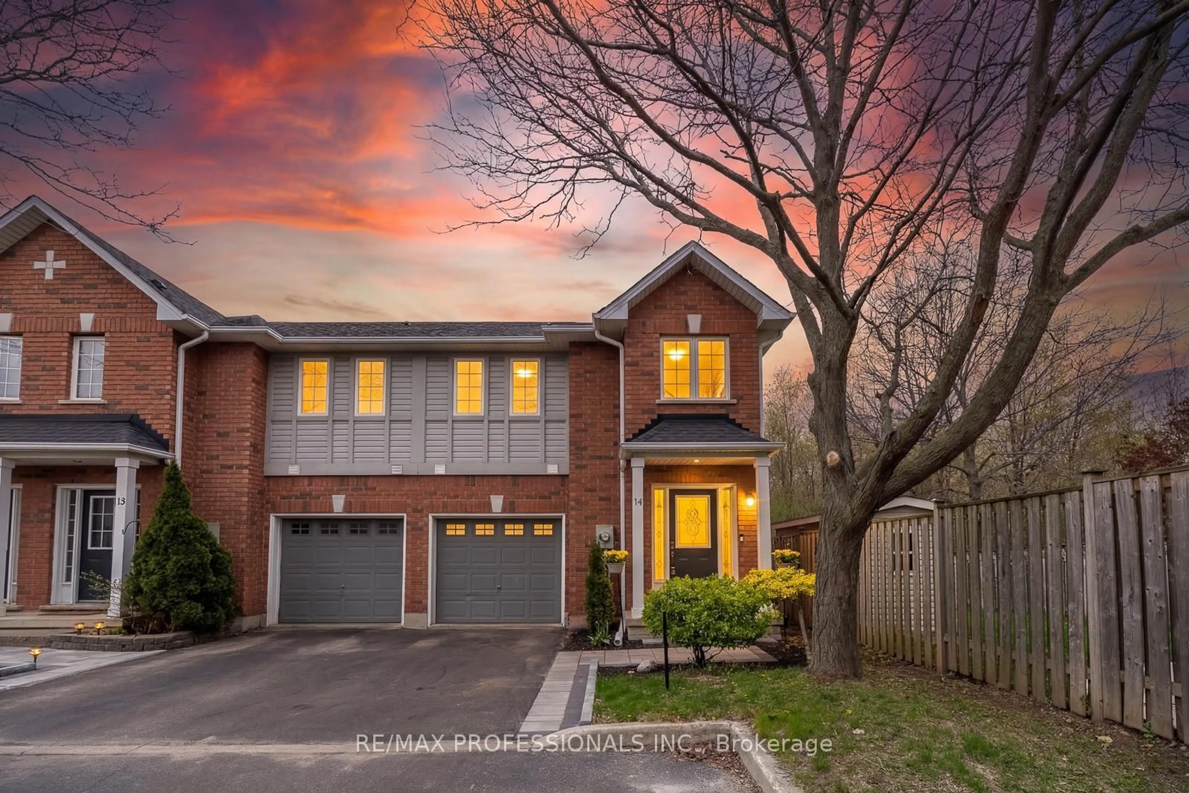 Home with brick exterior material, street for 1745 Creek Way #14, Burlington Ontario L7L 7E1