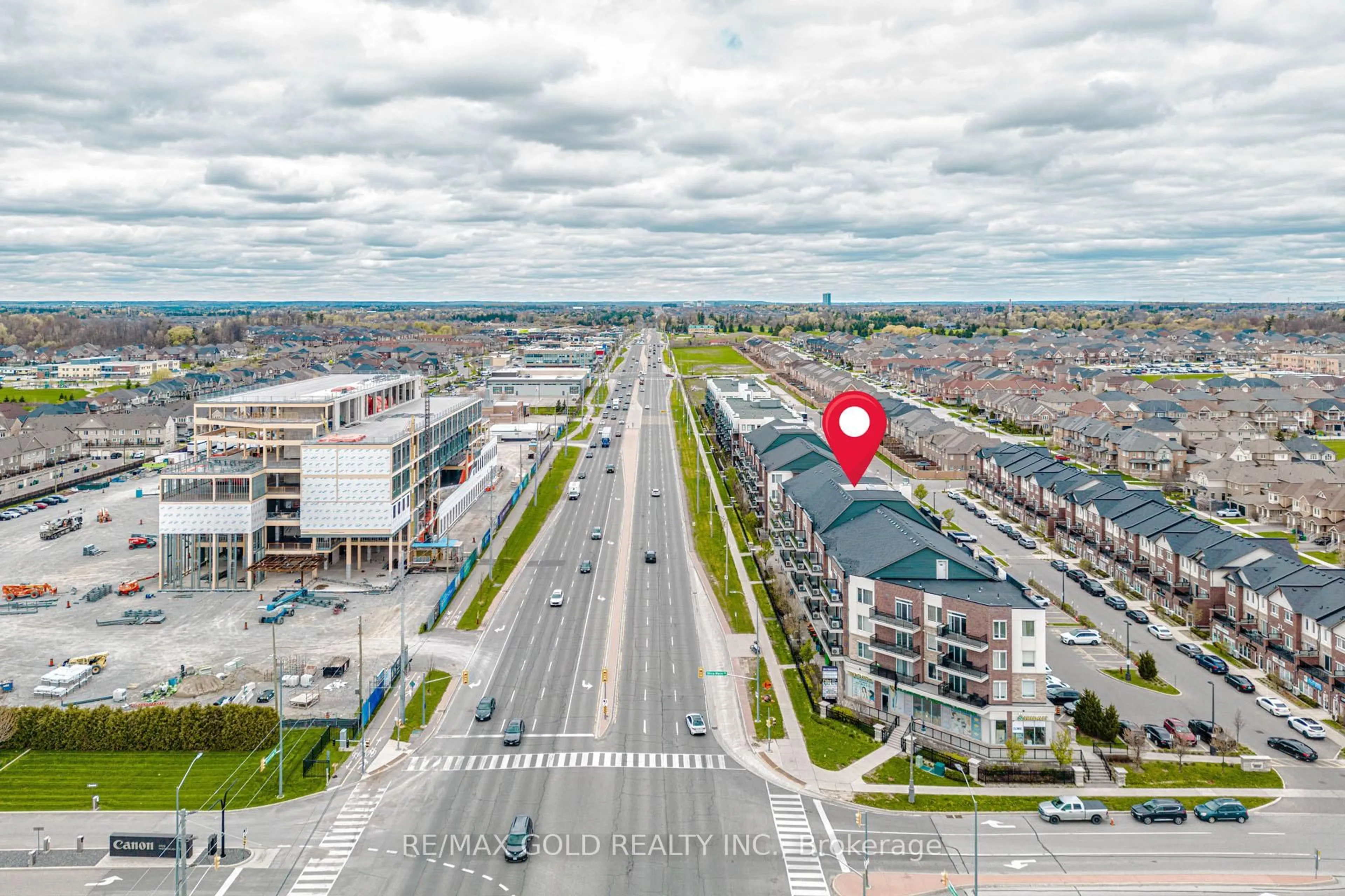 A pic from outside/outdoor area/front of a property/back of a property/a pic from drone, street for 50 Sky Harbour Dr #217, Brampton Ontario L6Y 6B8