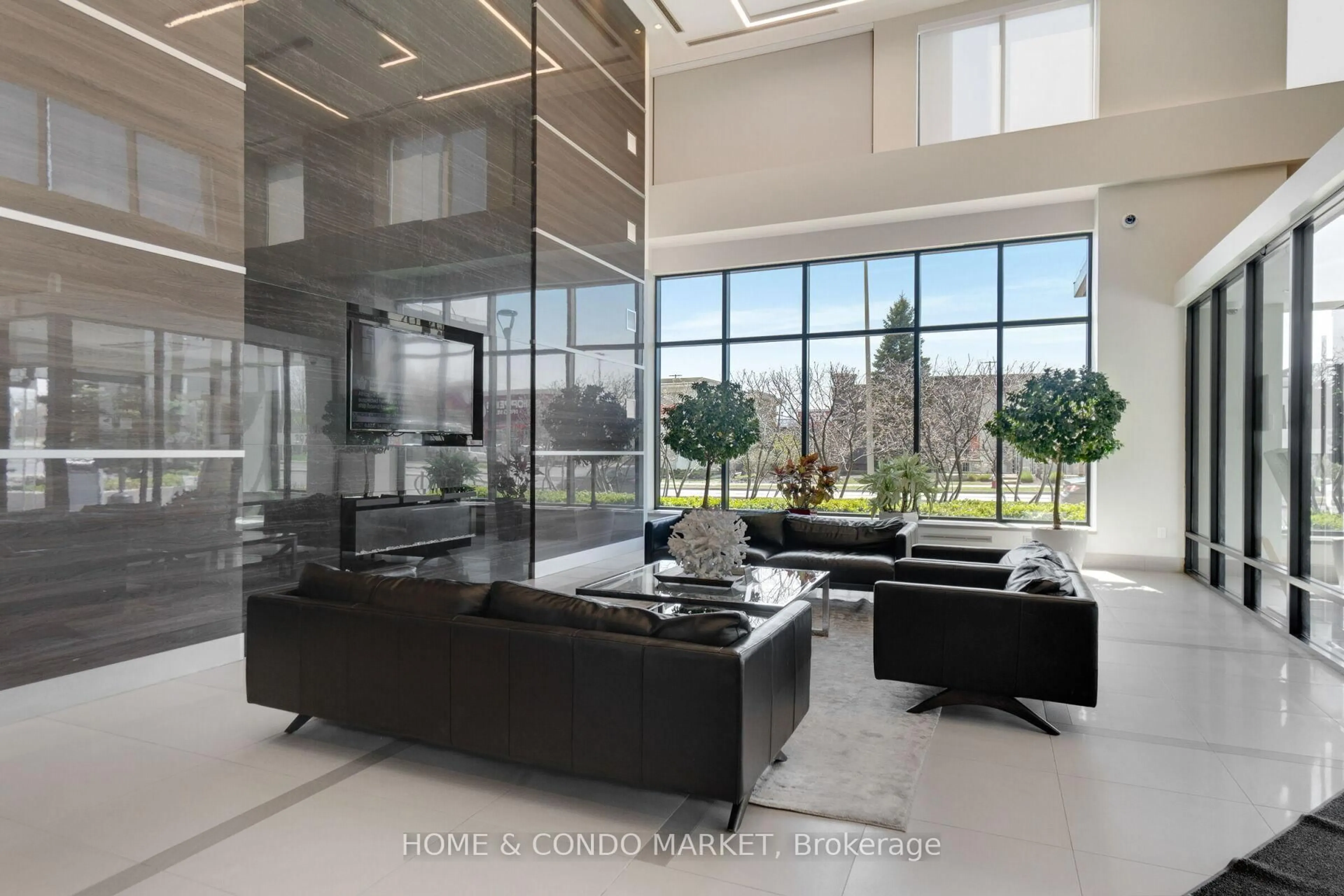 Indoor foyer for 3975 Grand Park Dr #2002, Mississauga Ontario L5B 0K4