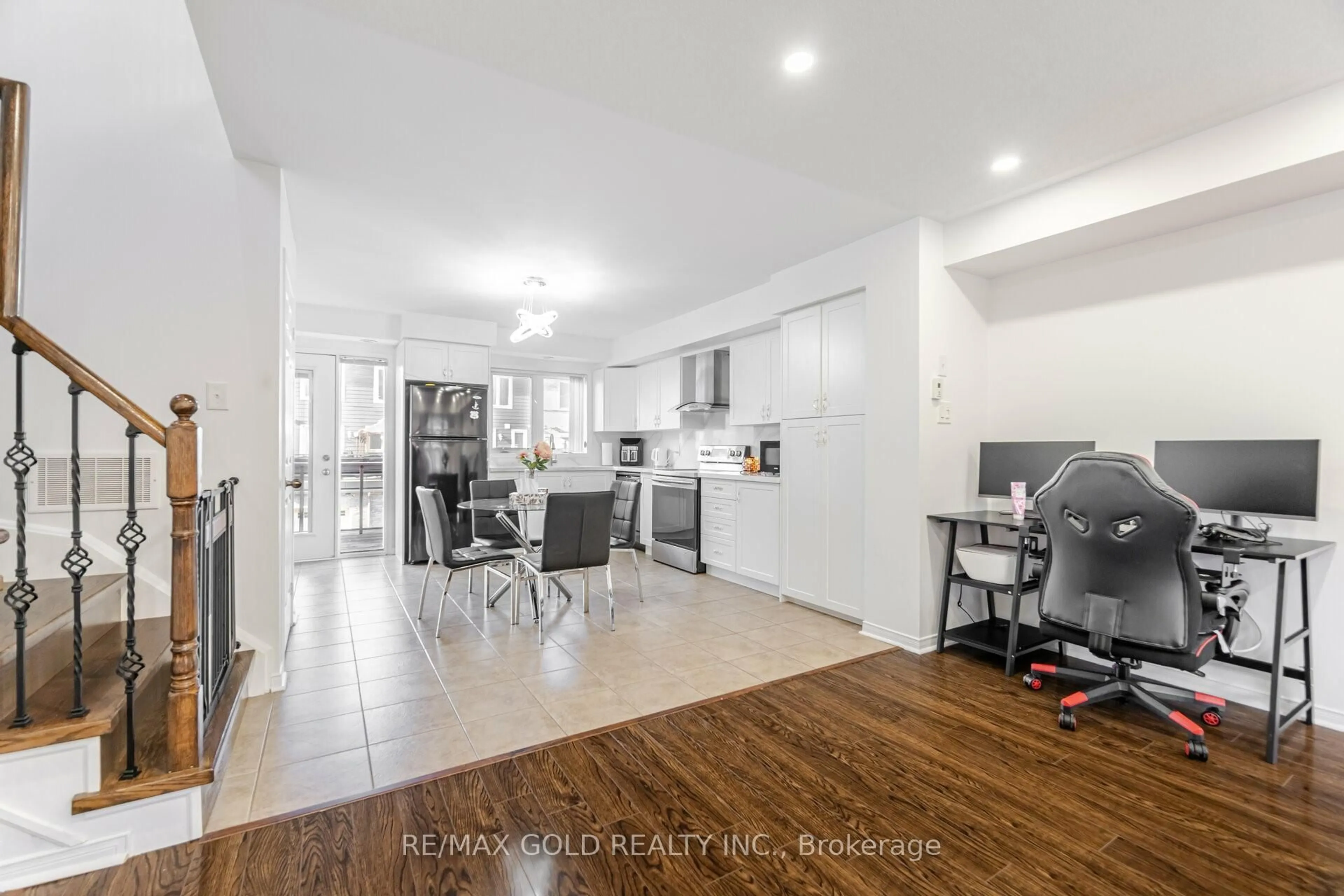 Open concept kitchen, unknown for 60 Fairwood Circ #142, Brampton Ontario L6R 0Y6